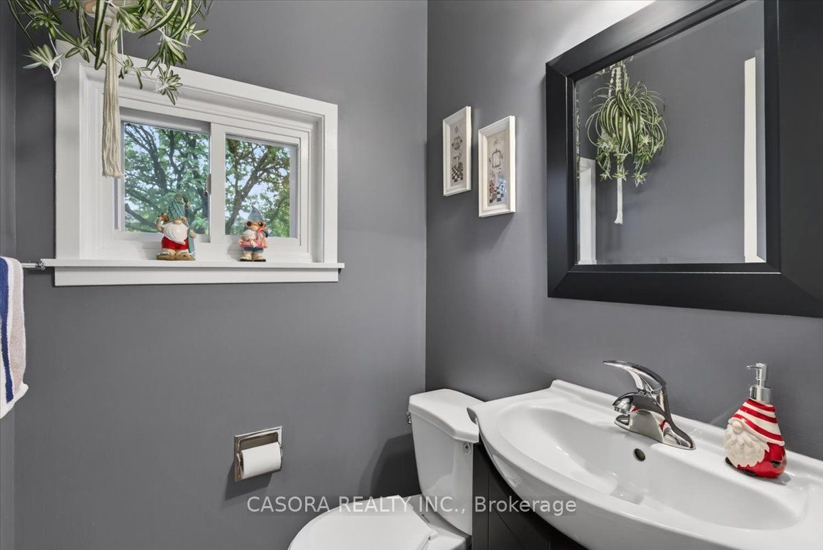 479 Woodview Road Property Photo 10