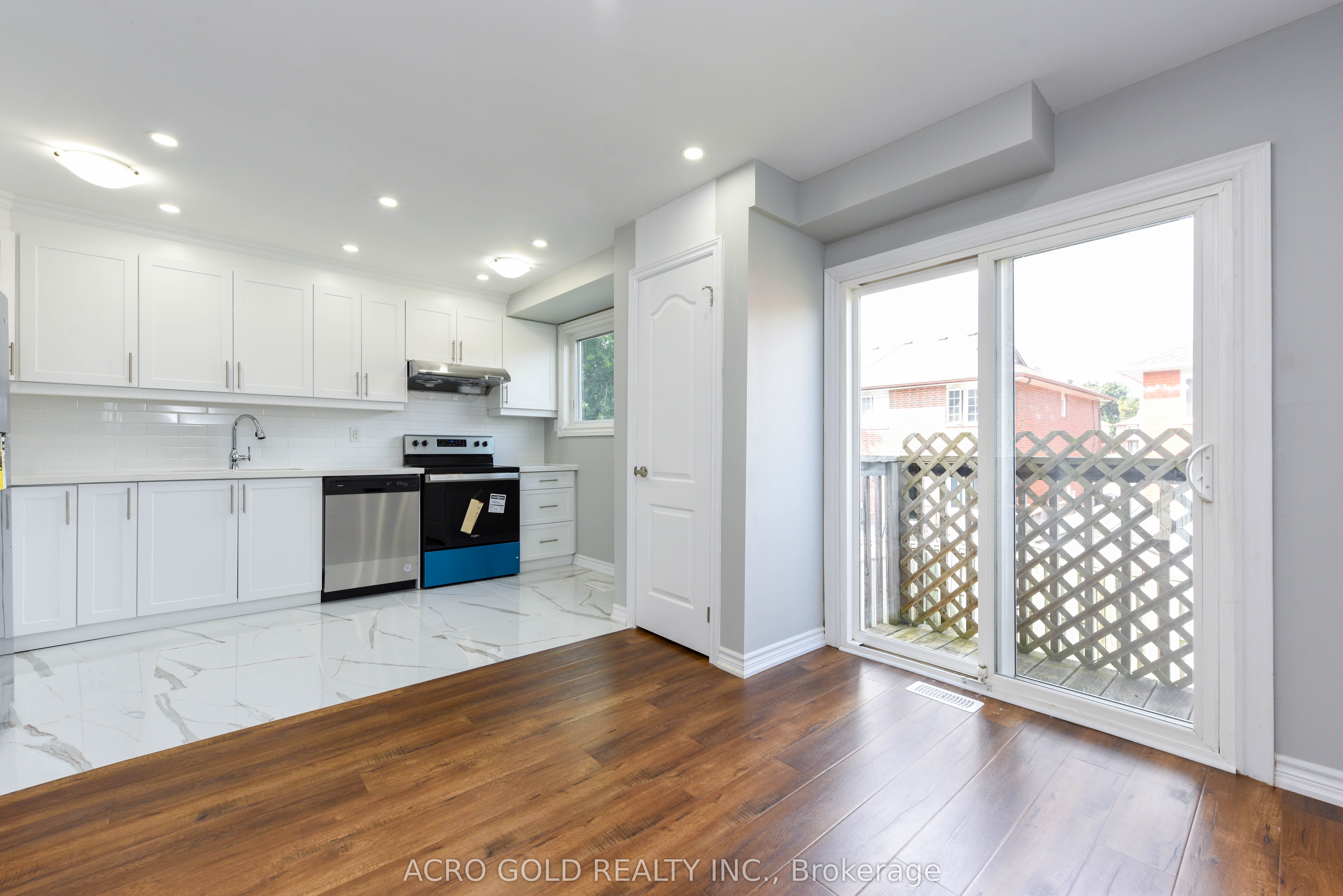 19 Hoskins Square Property Photo 7
