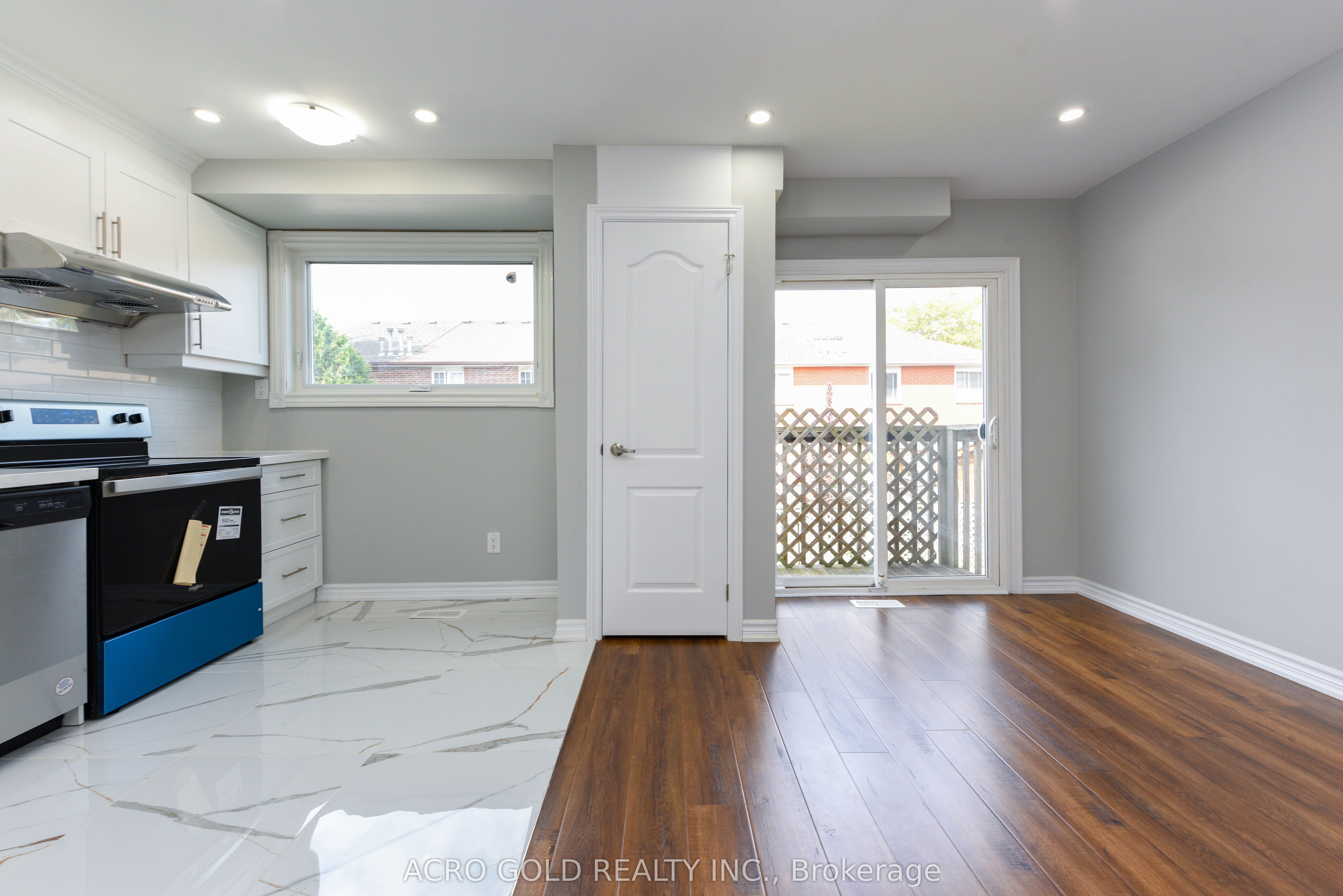 19 Hoskins Square Property Photo 8