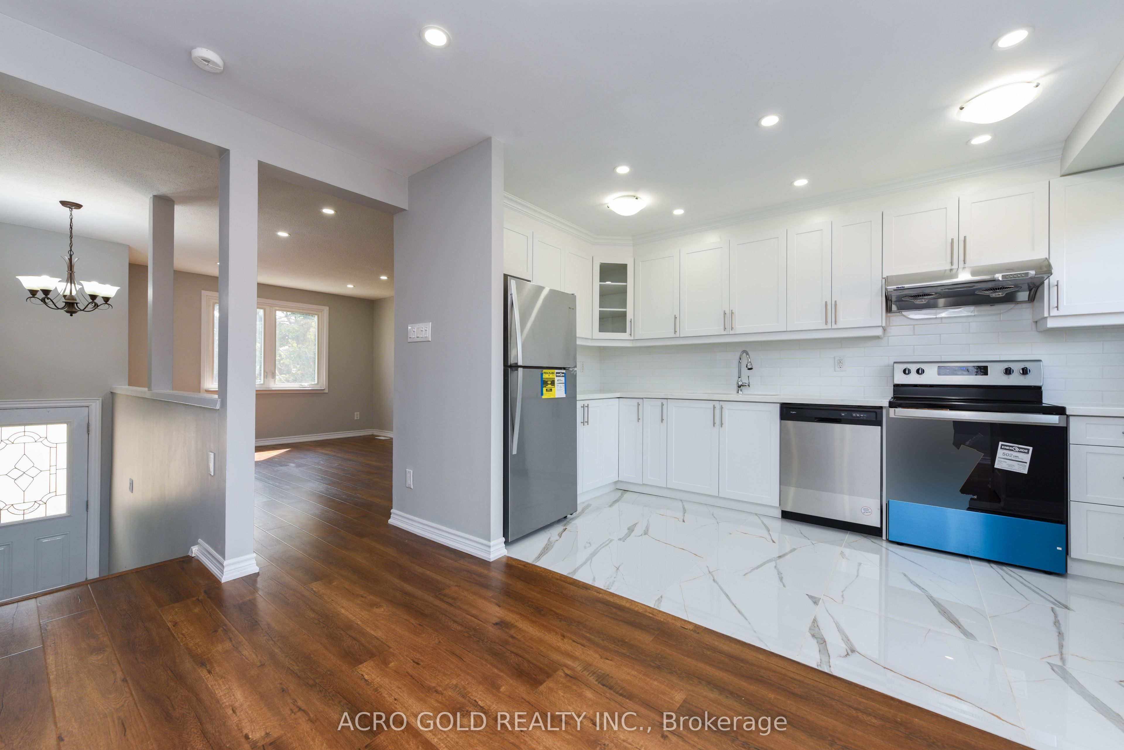 19 Hoskins Square Property Photo 12
