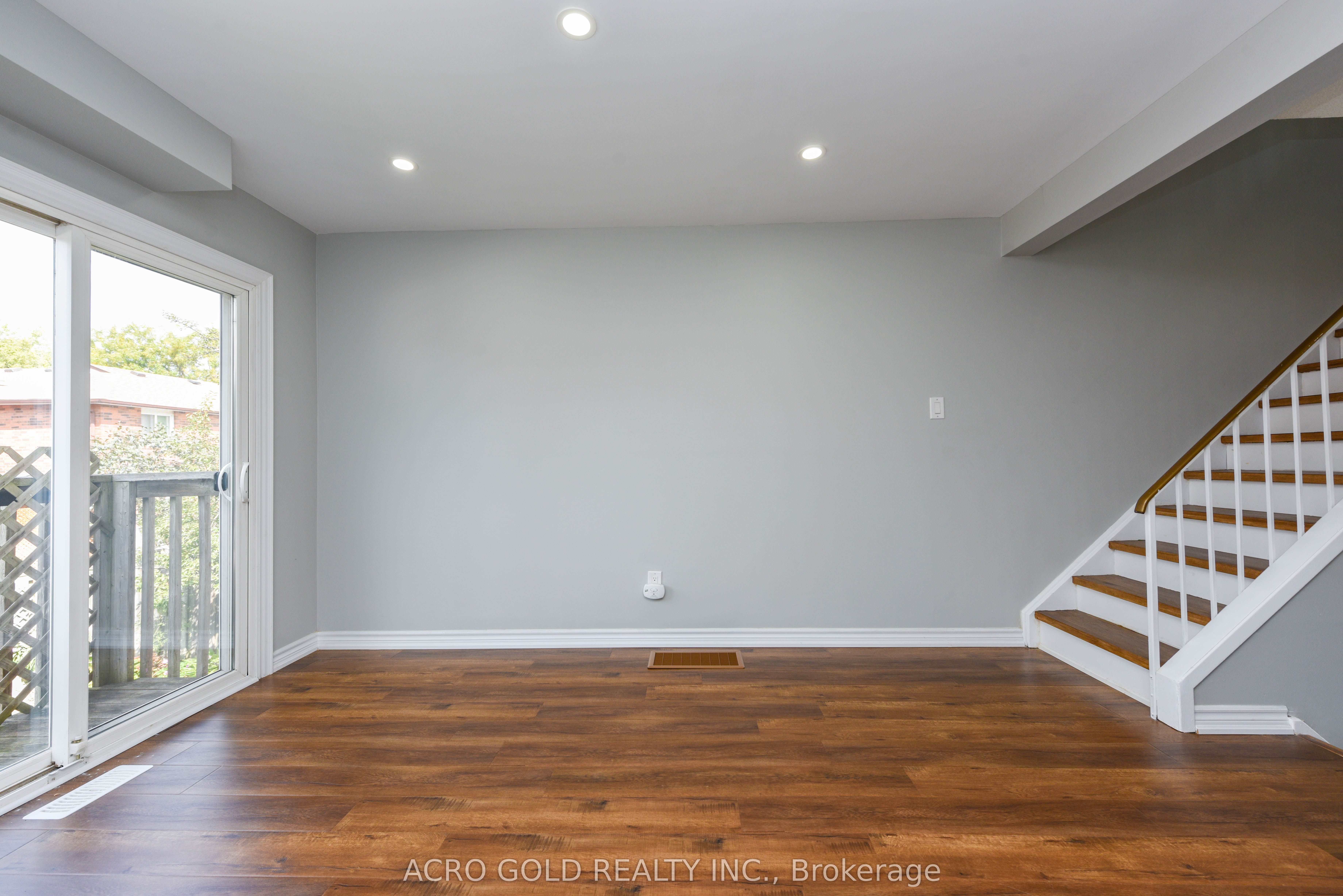 19 Hoskins Square Property Photo 14