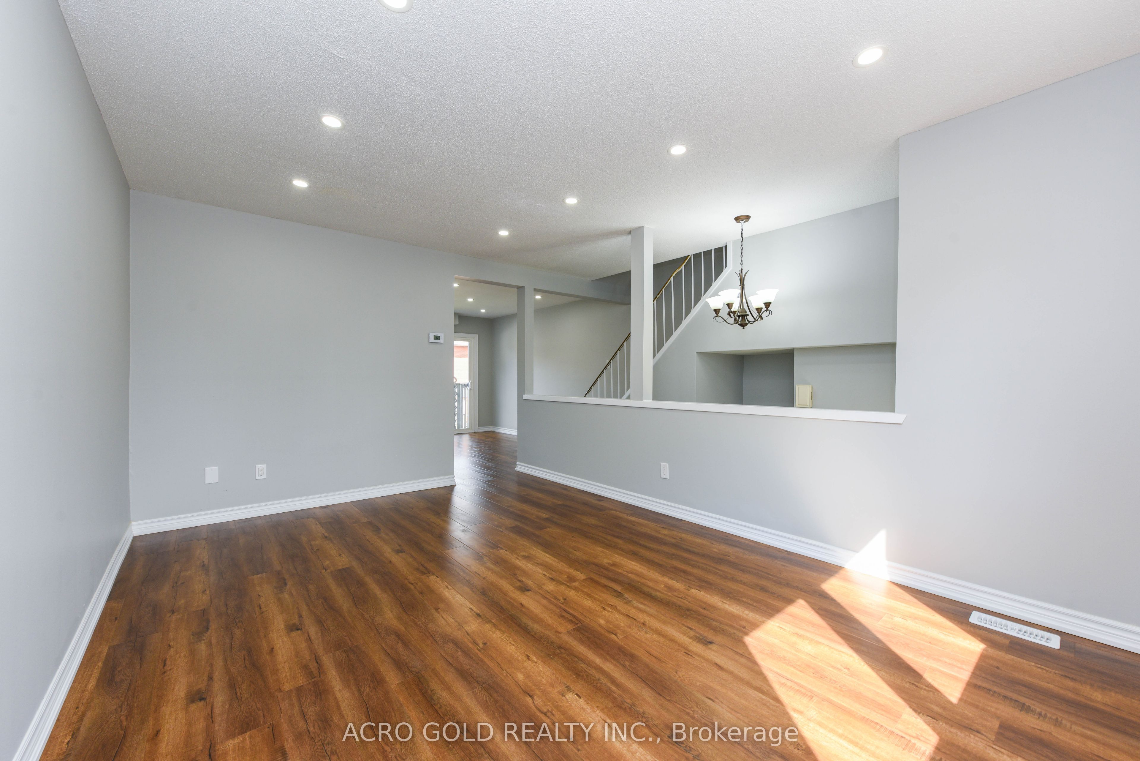 19 Hoskins Square Property Photo 17
