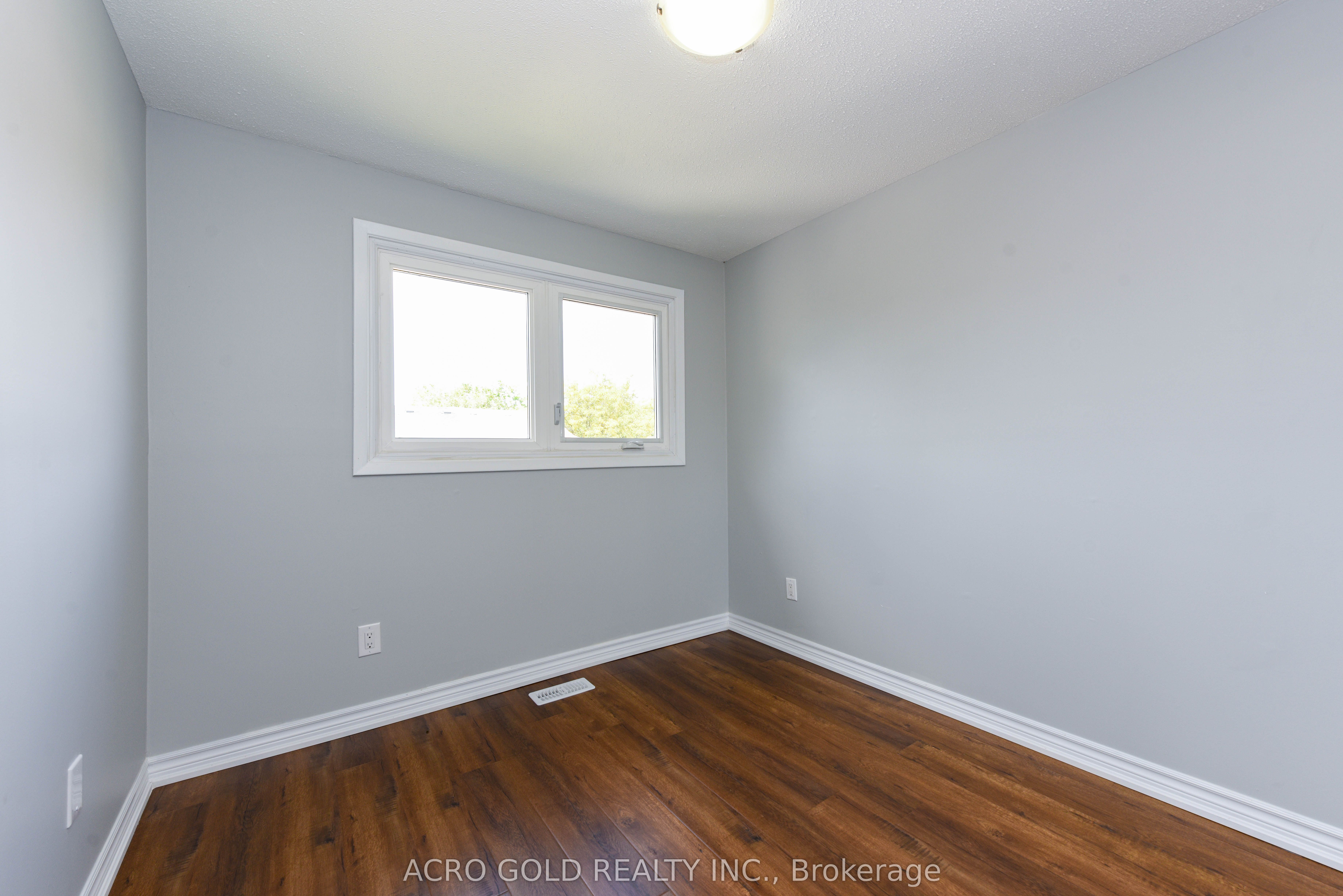 19 Hoskins Square Property Photo 26
