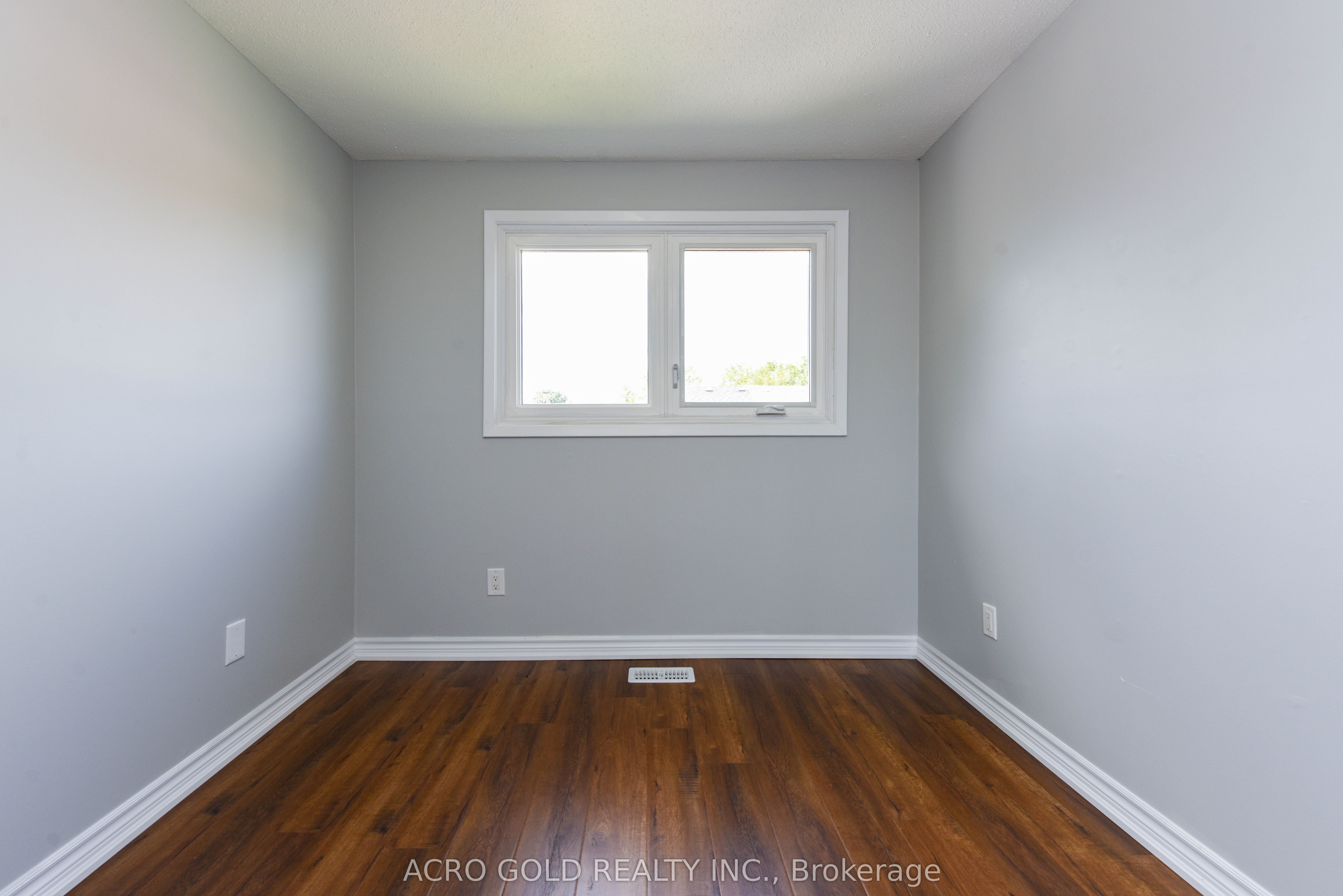 19 Hoskins Square Property Photo 29