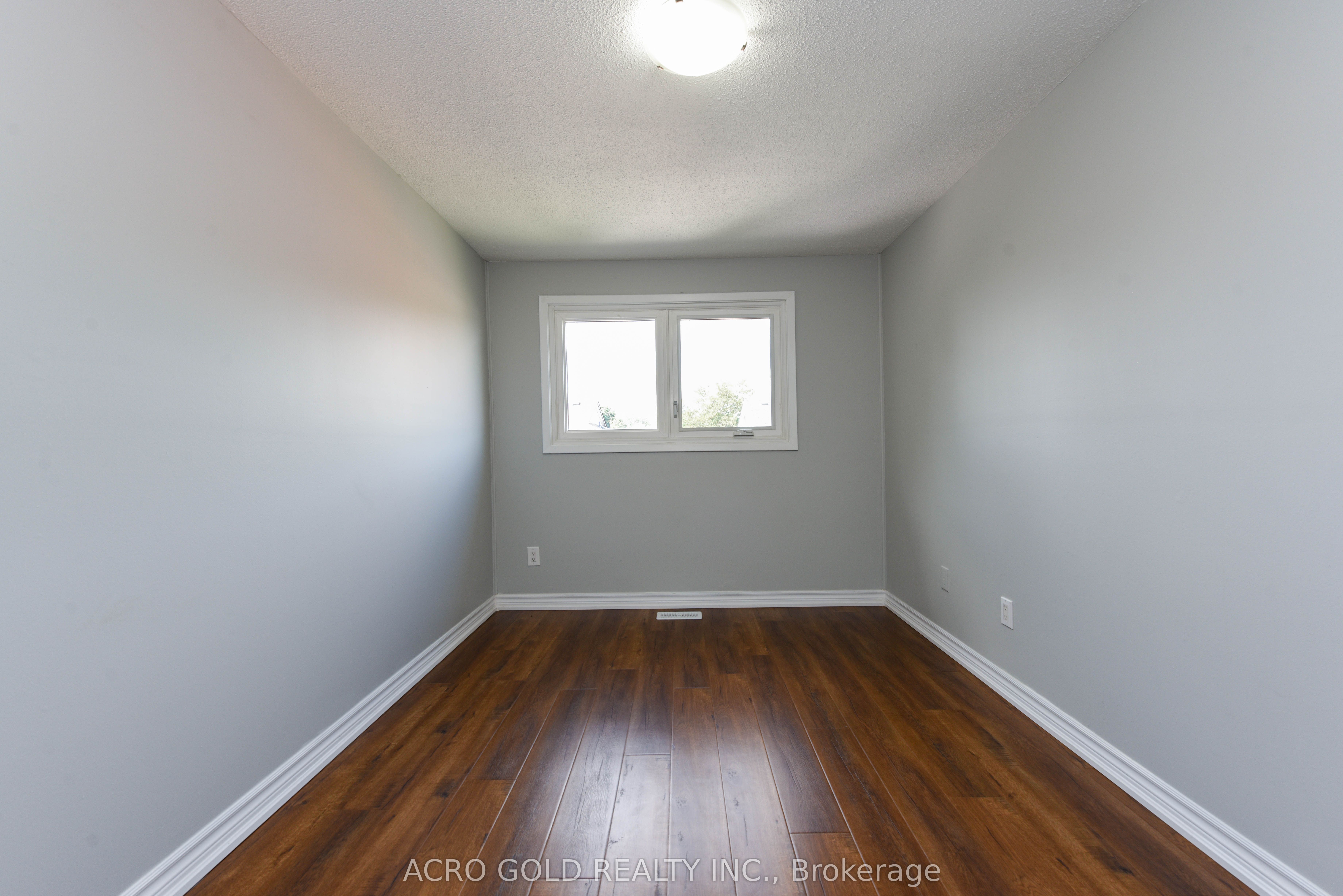 19 Hoskins Square Property Photo 33
