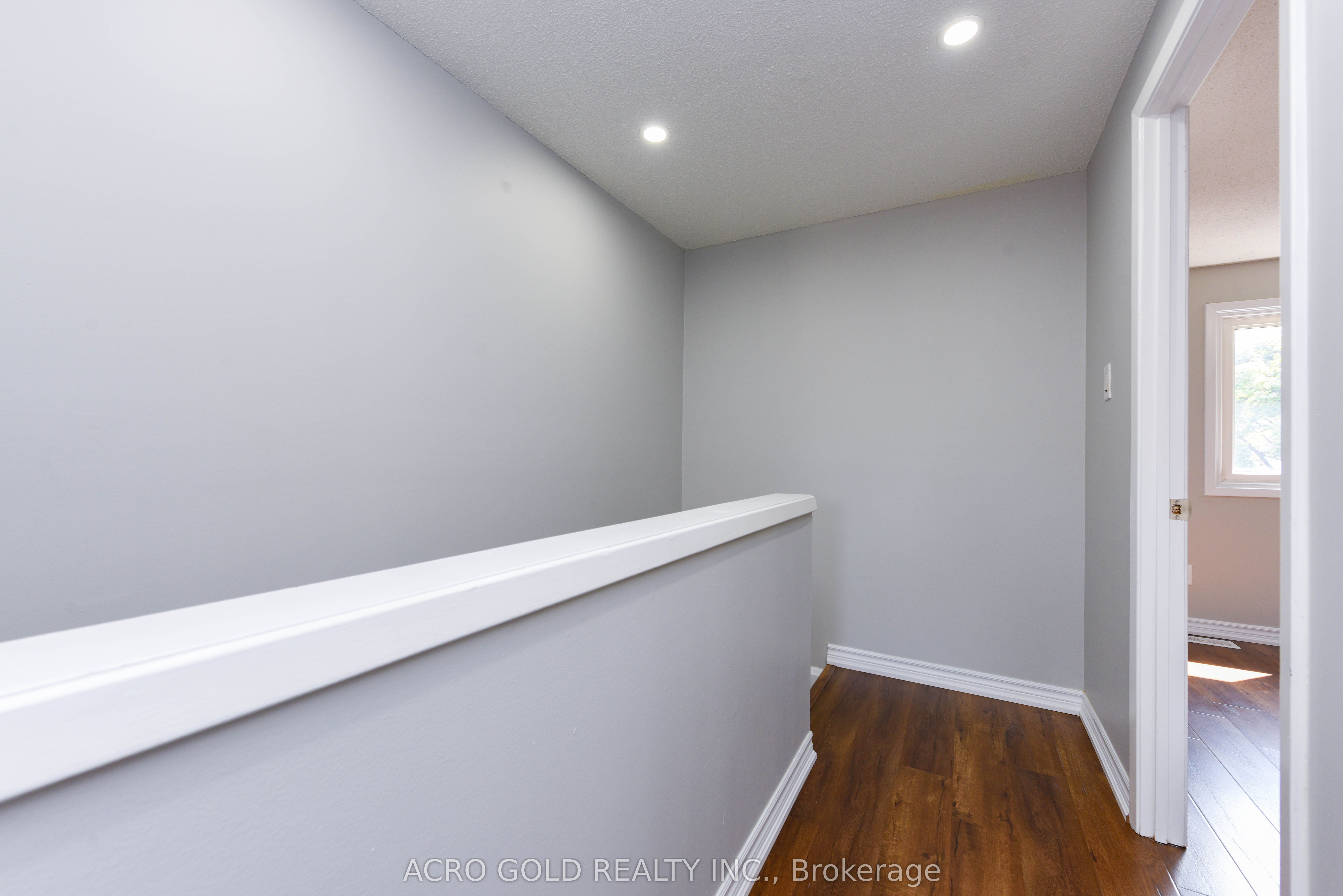19 Hoskins Square Property Photo 34