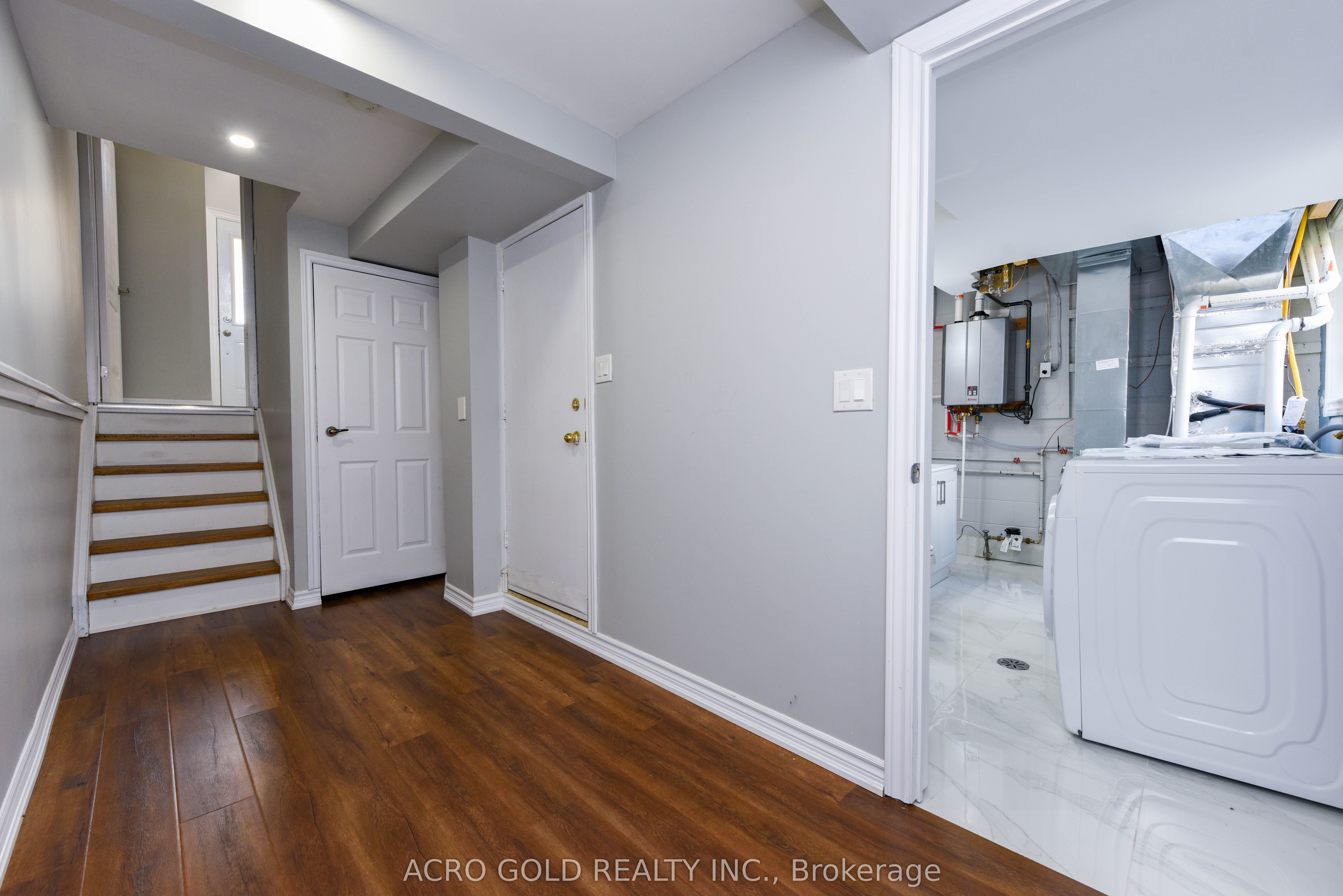 19 Hoskins Square Property Photo 35