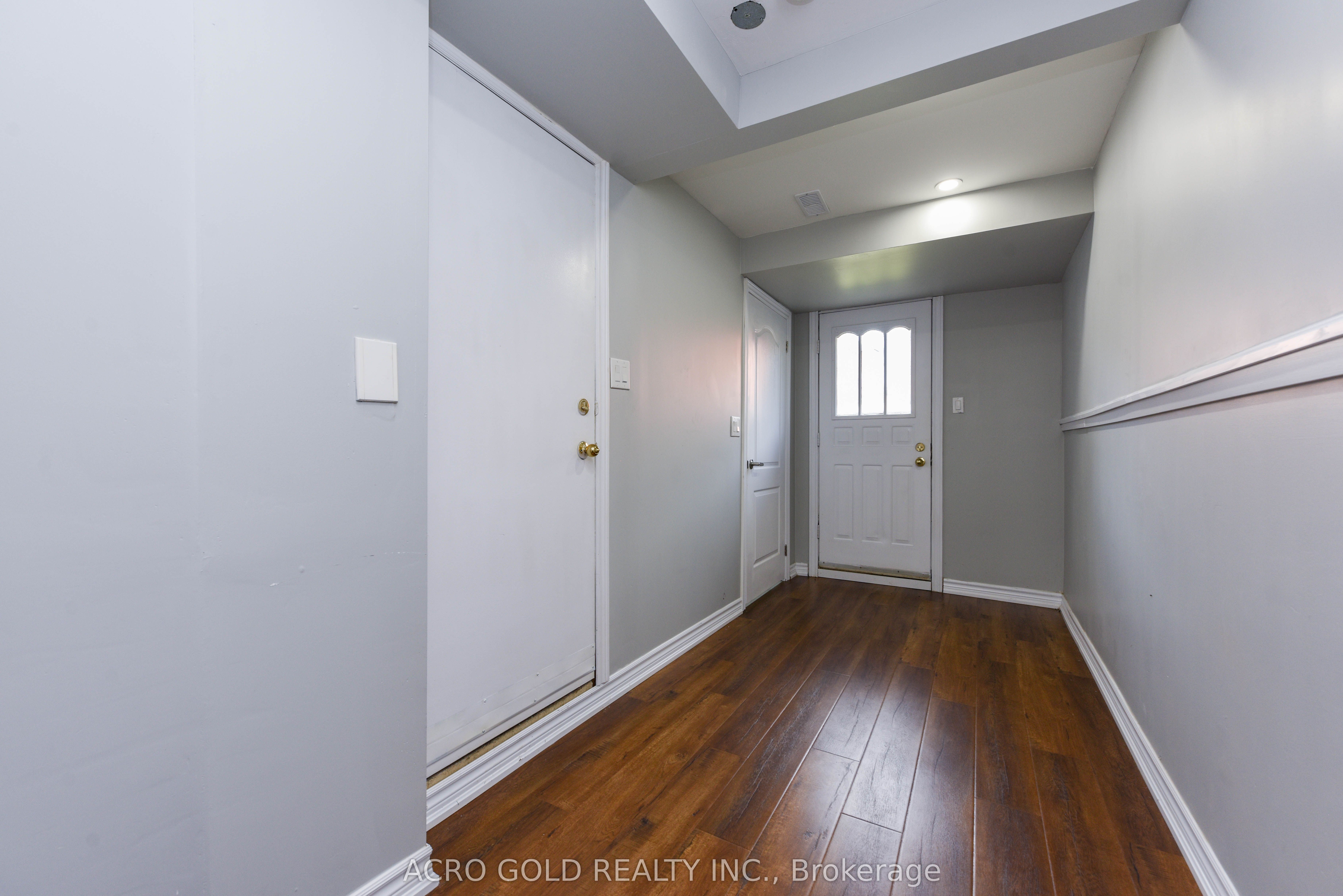 19 Hoskins Square Property Photo 36
