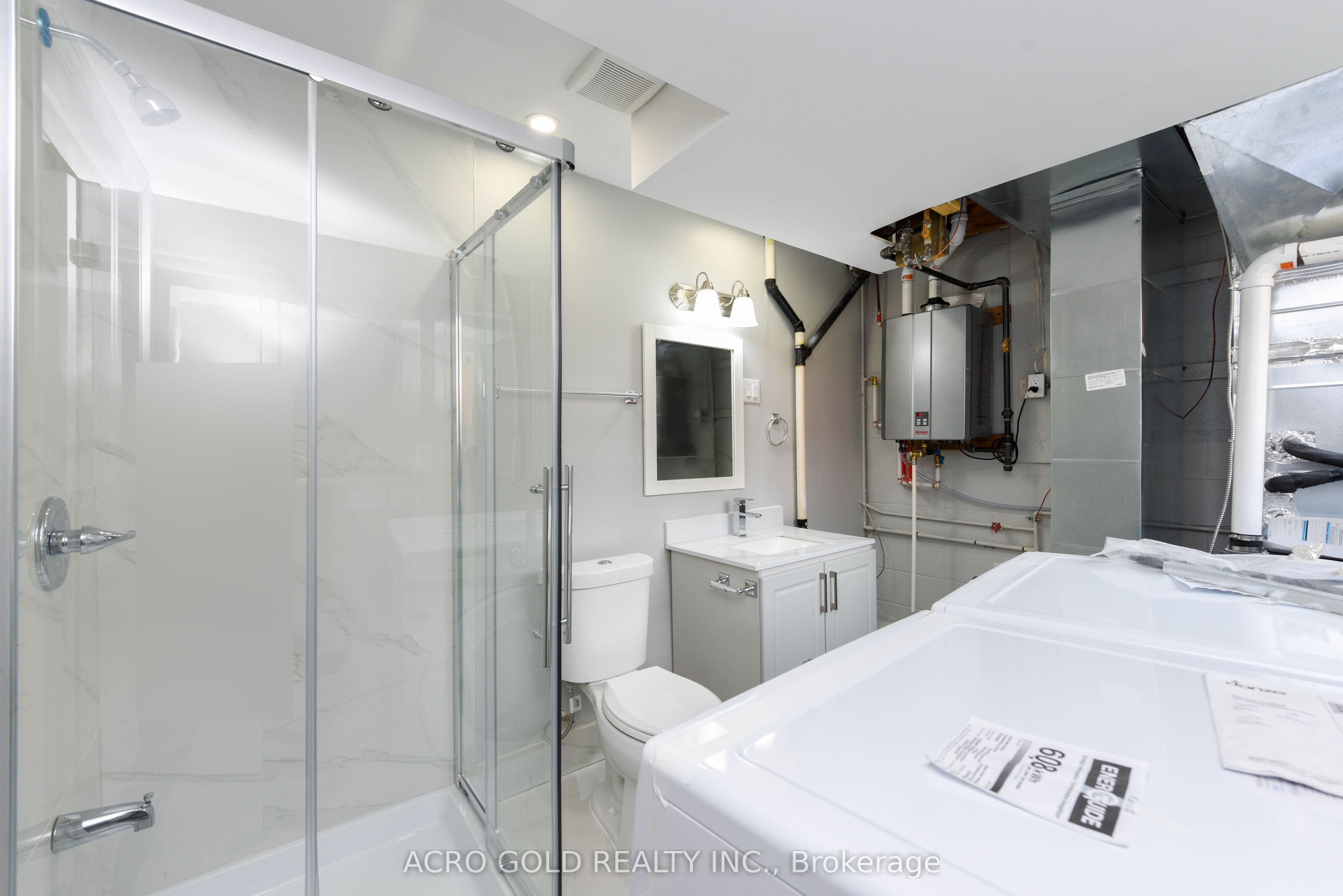 19 Hoskins Square Property Photo 38