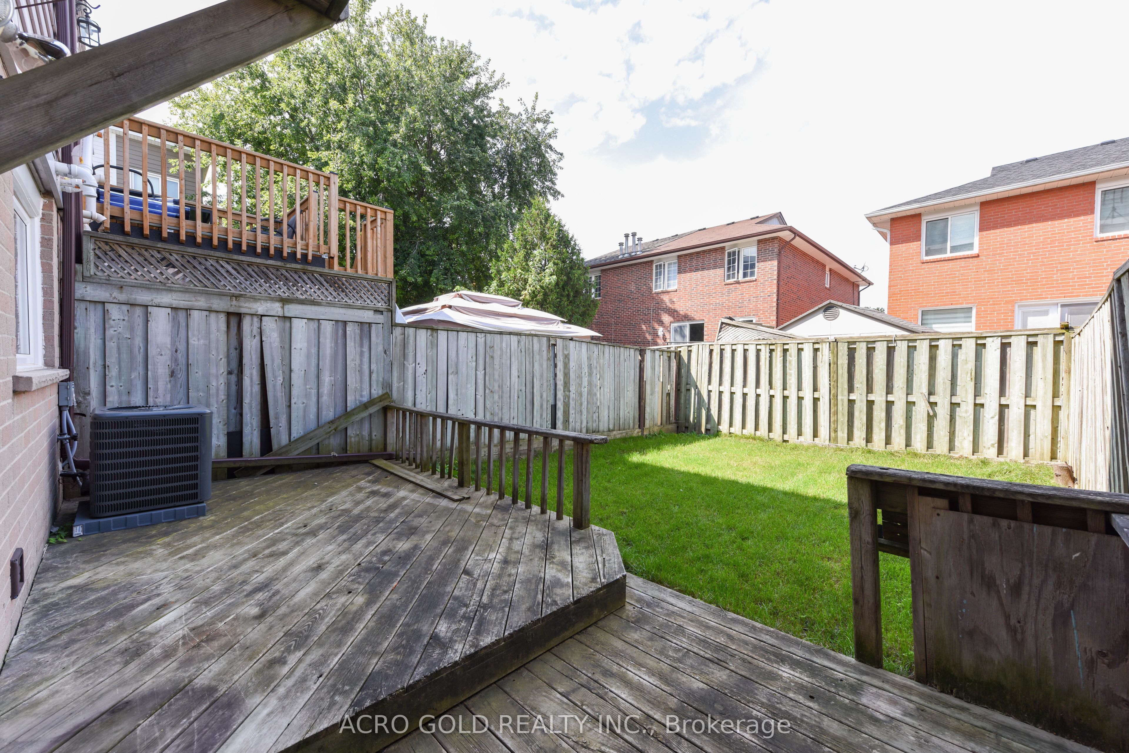 19 Hoskins Square Property Photo 41