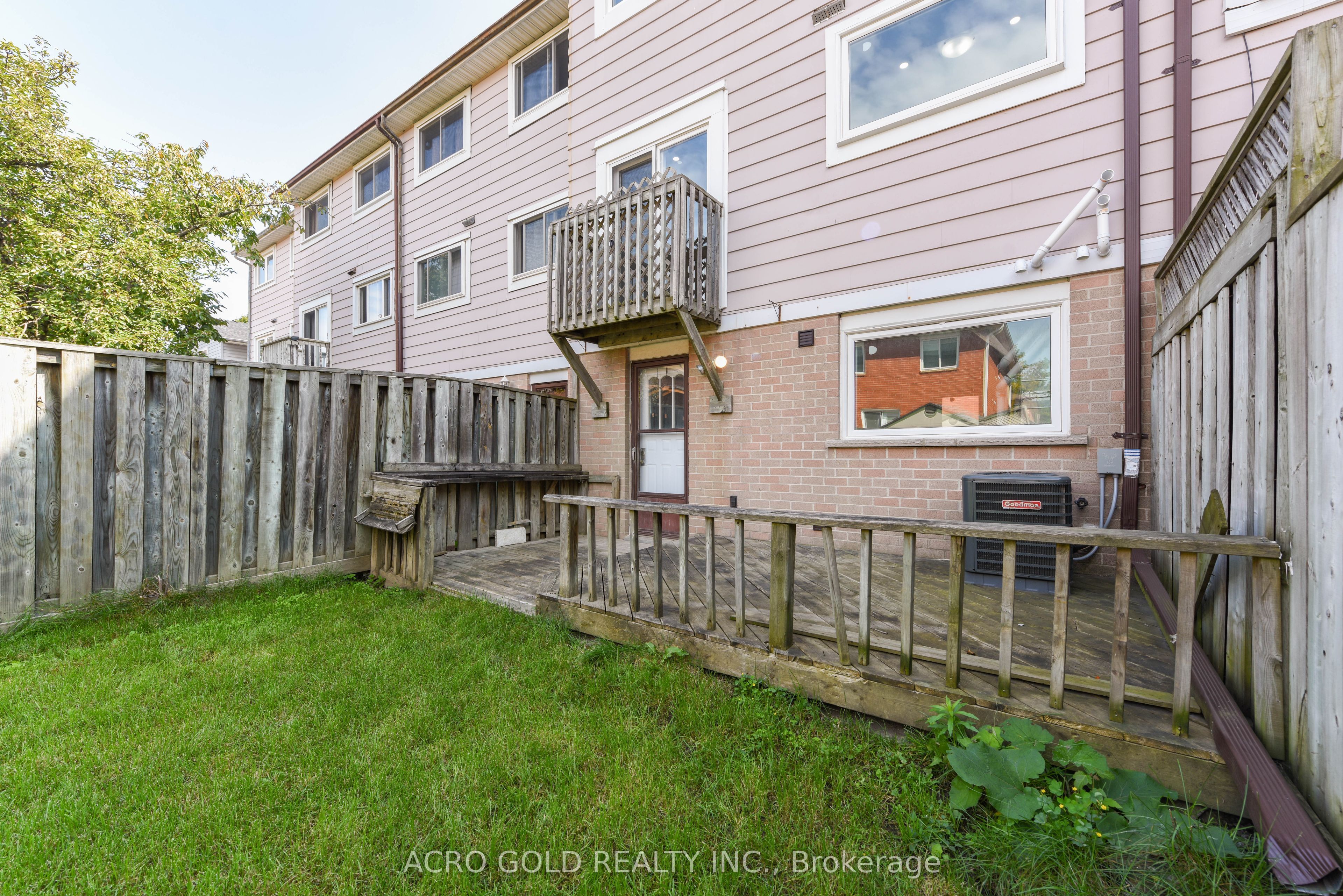 19 Hoskins Square Property Photo 46