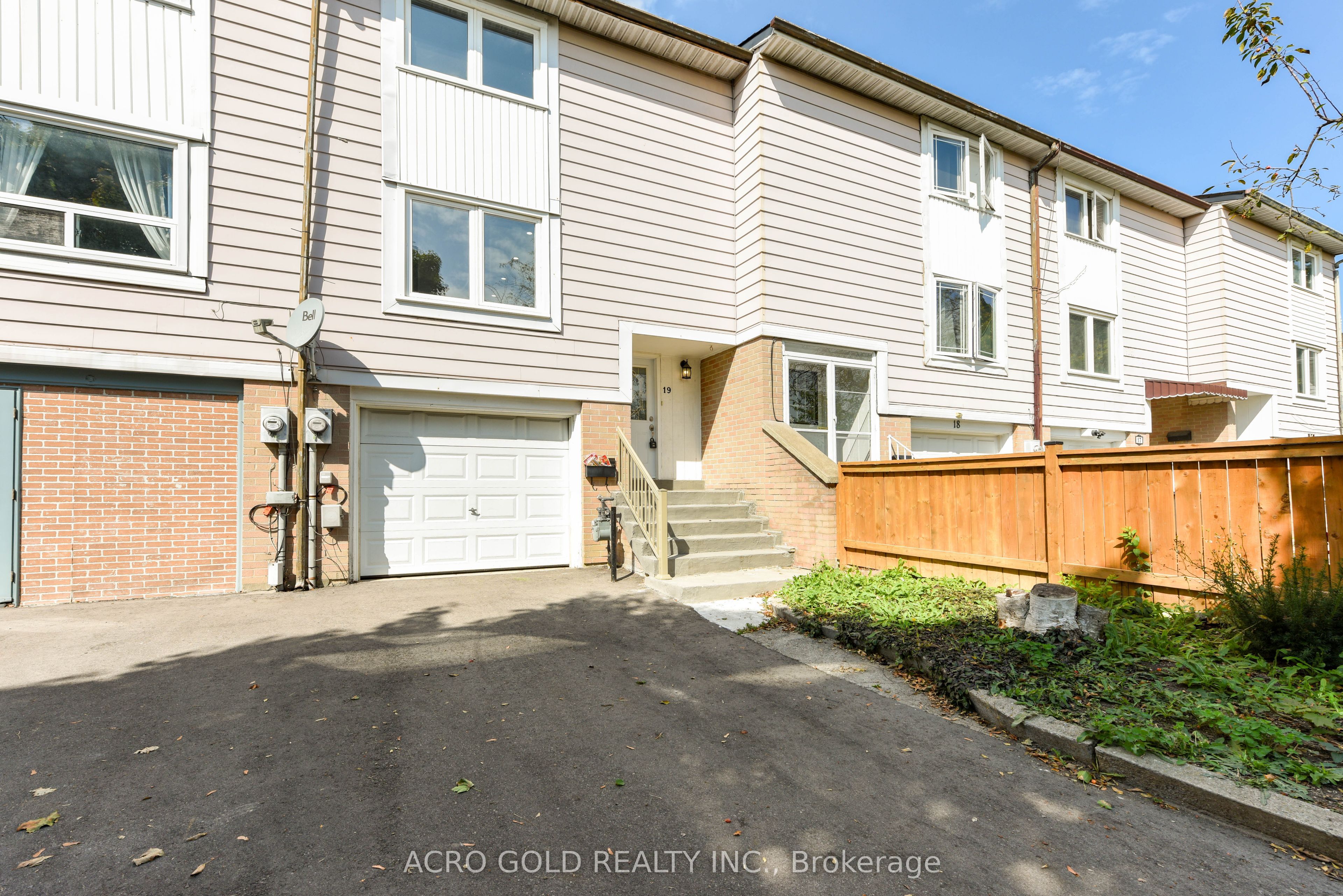 19 Hoskins Square Property Photo 47