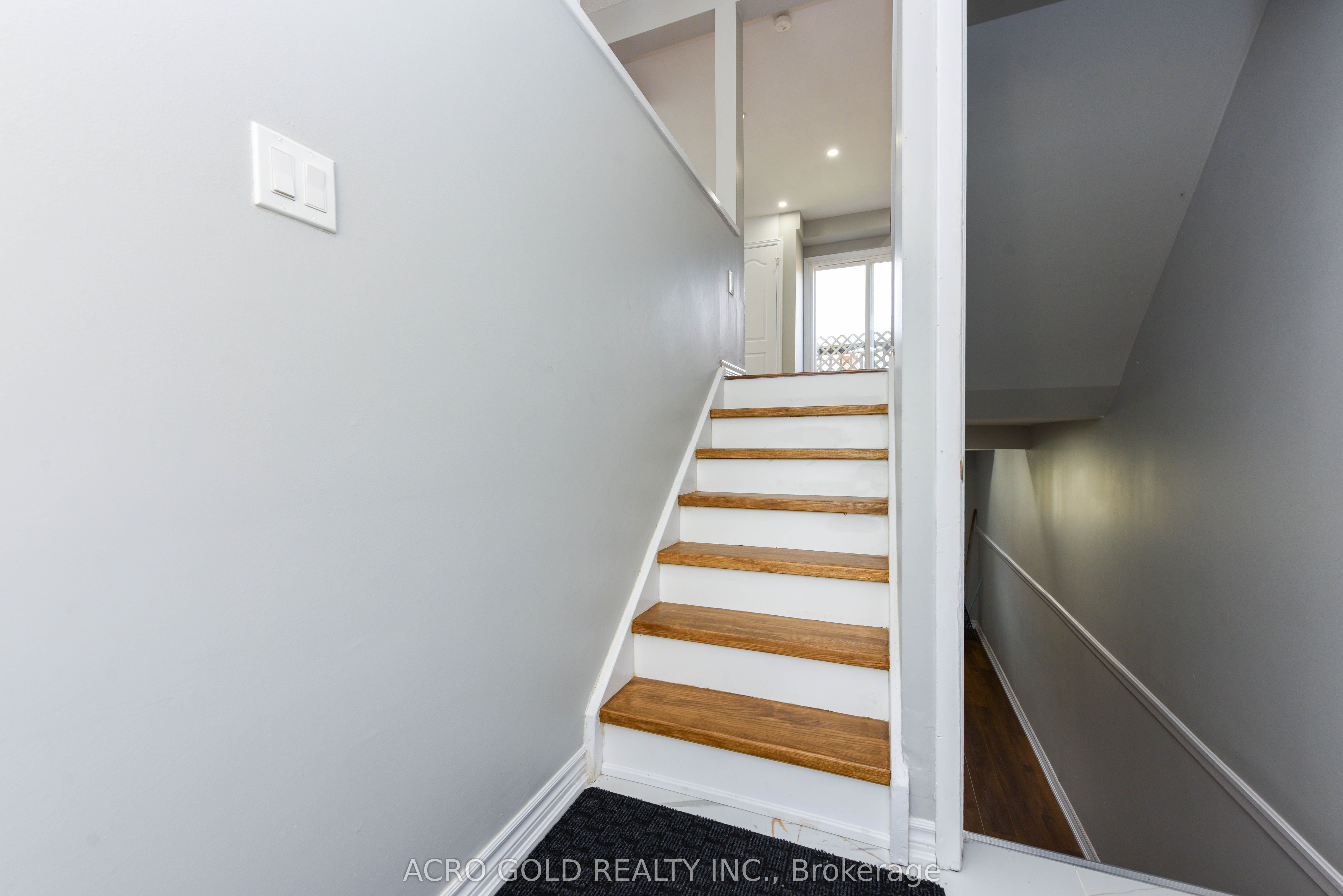 19 Hoskins Square Property Photo 50
