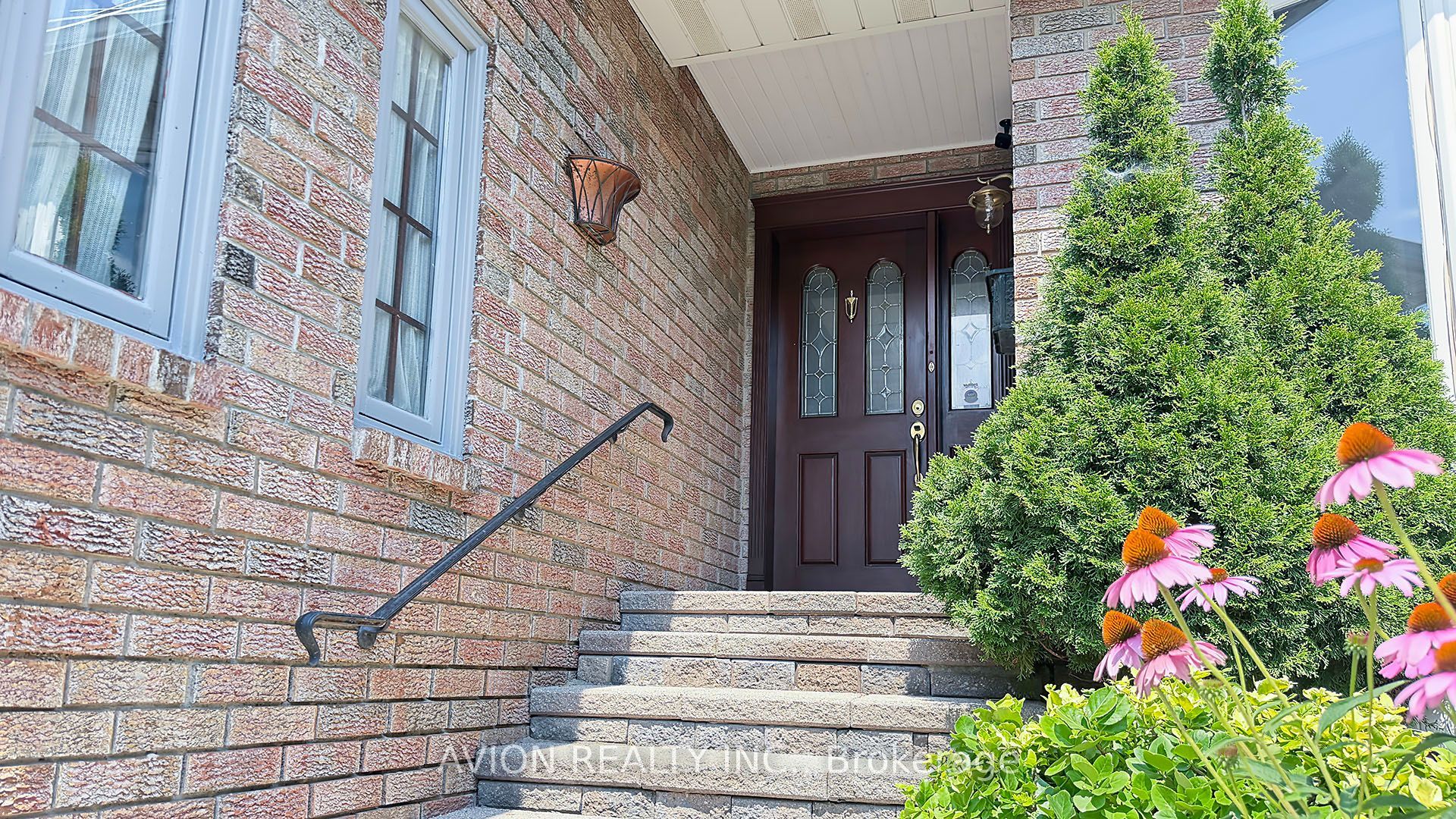 1413 Harmsworth Square Property Photo 2