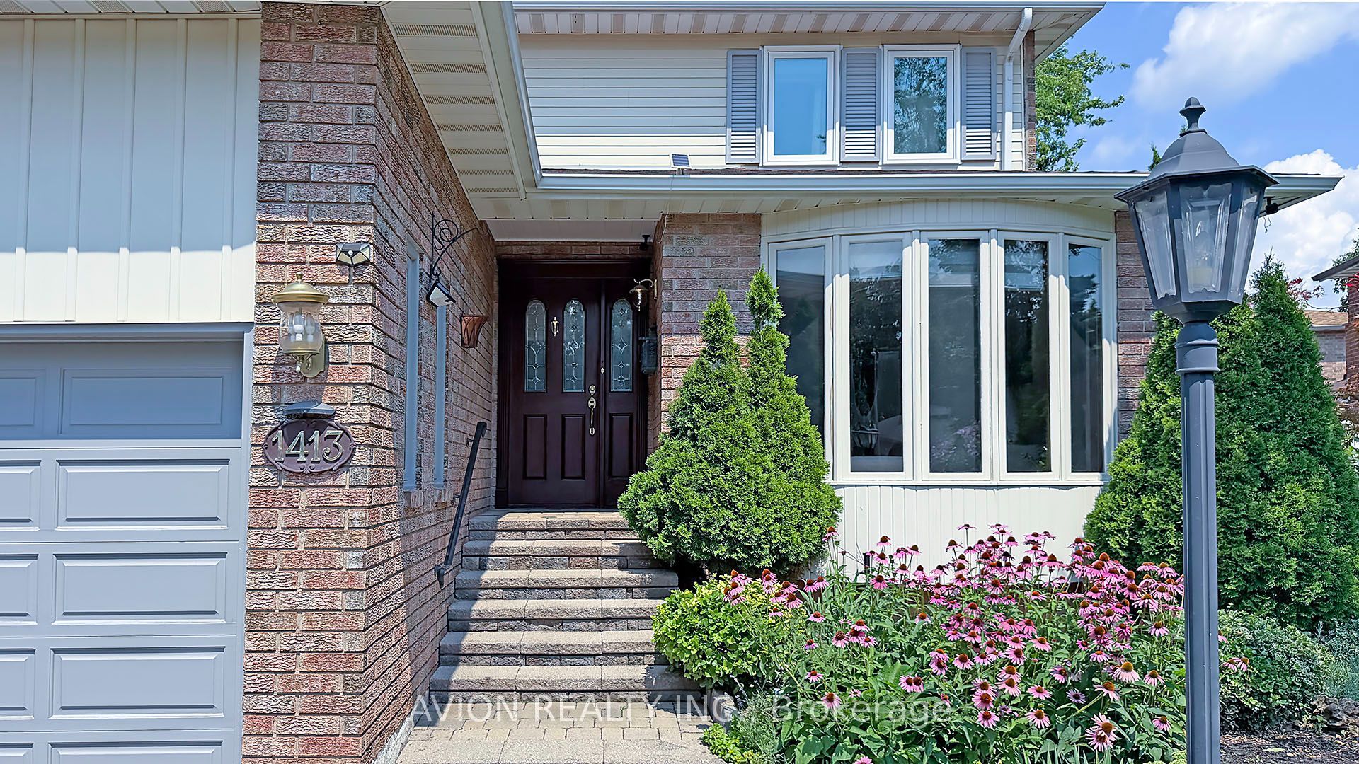 1413 Harmsworth Square Property Photo 3