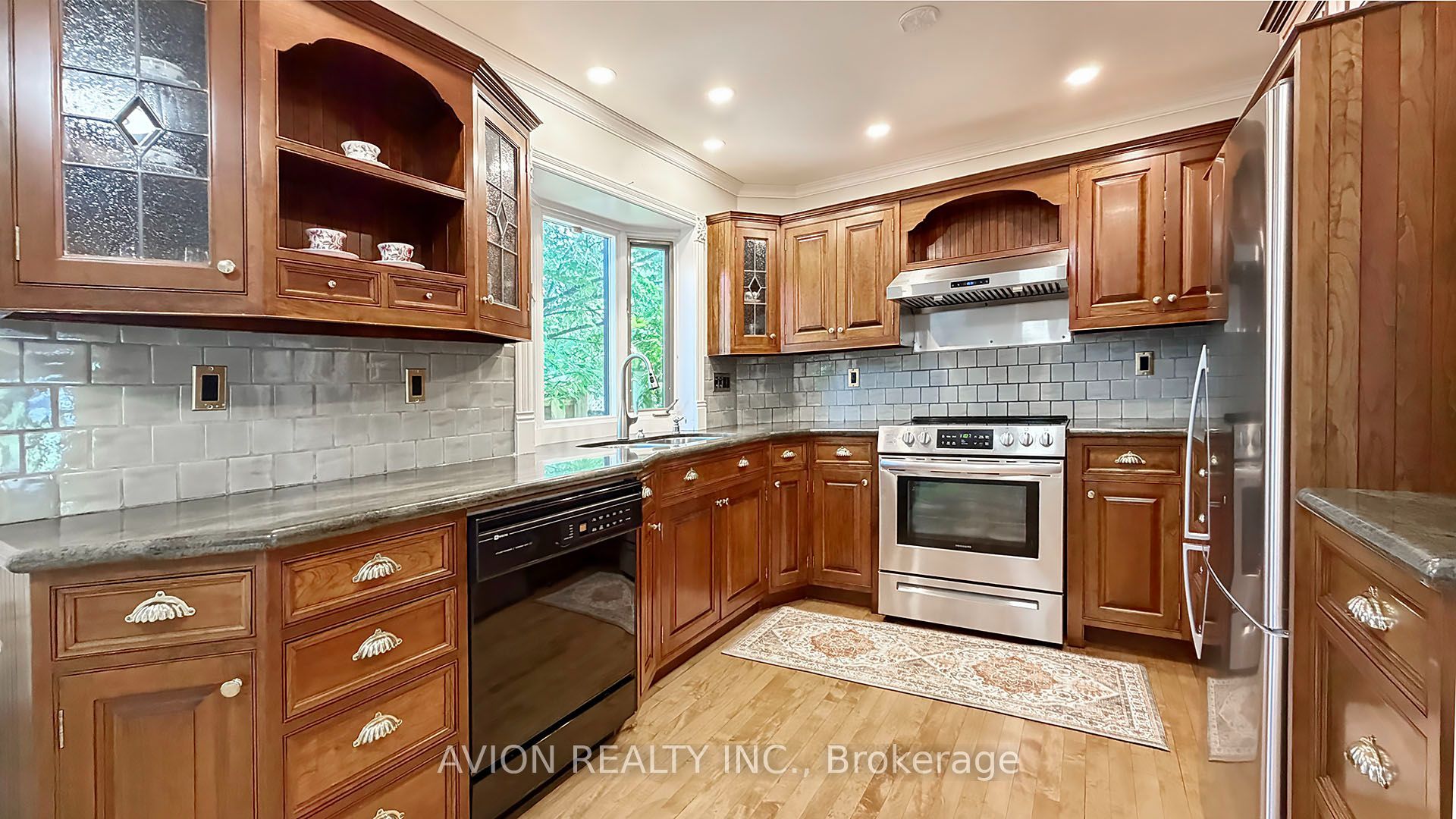 1413 Harmsworth Square Property Photo 12