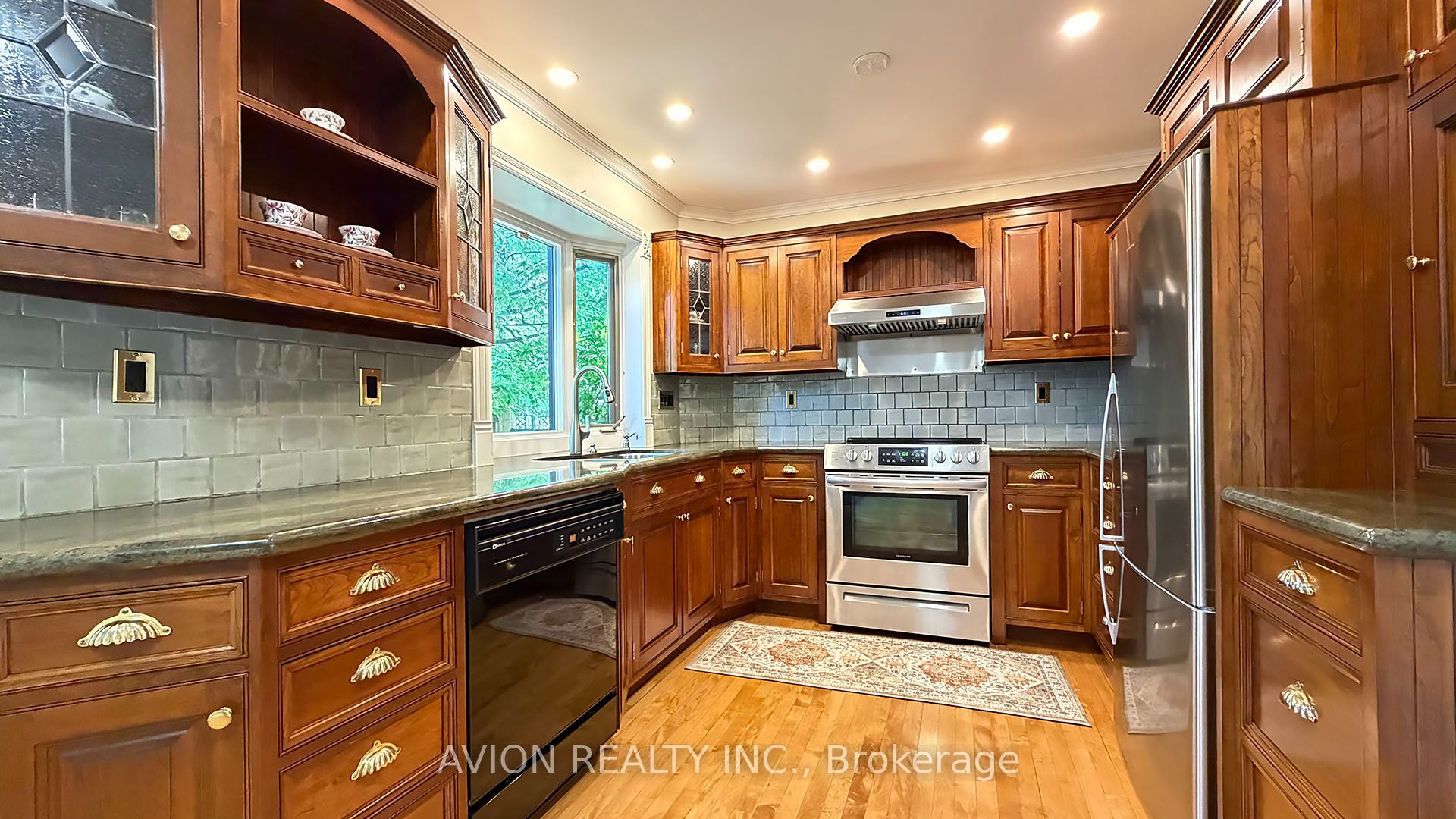 1413 Harmsworth Square Property Photo 14