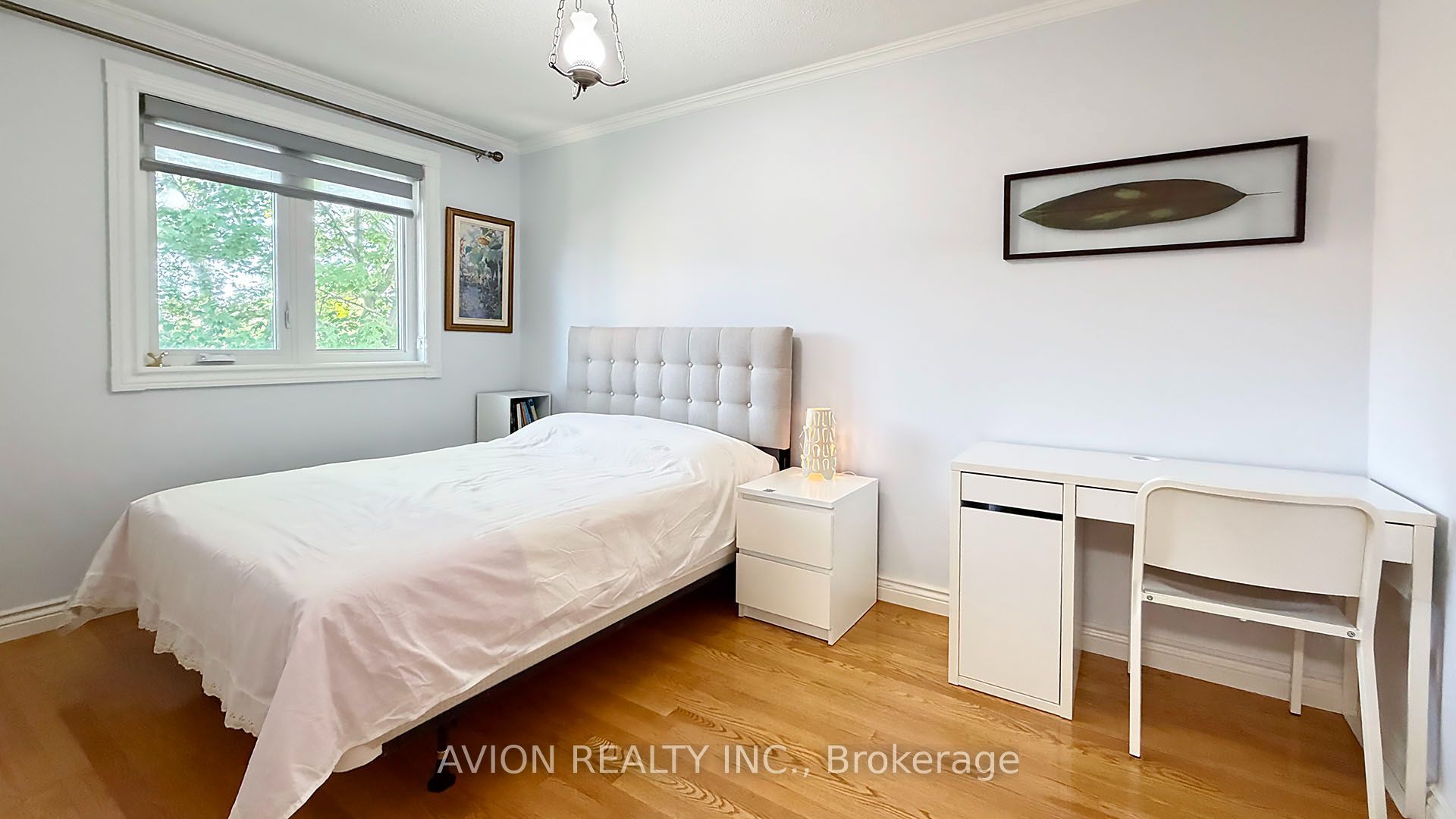 1413 Harmsworth Square Property Photo 27