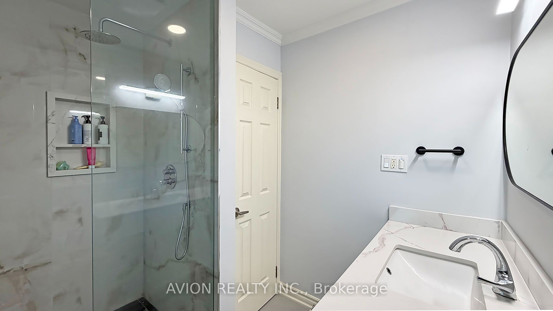 1413 Harmsworth Square Property Photo 28