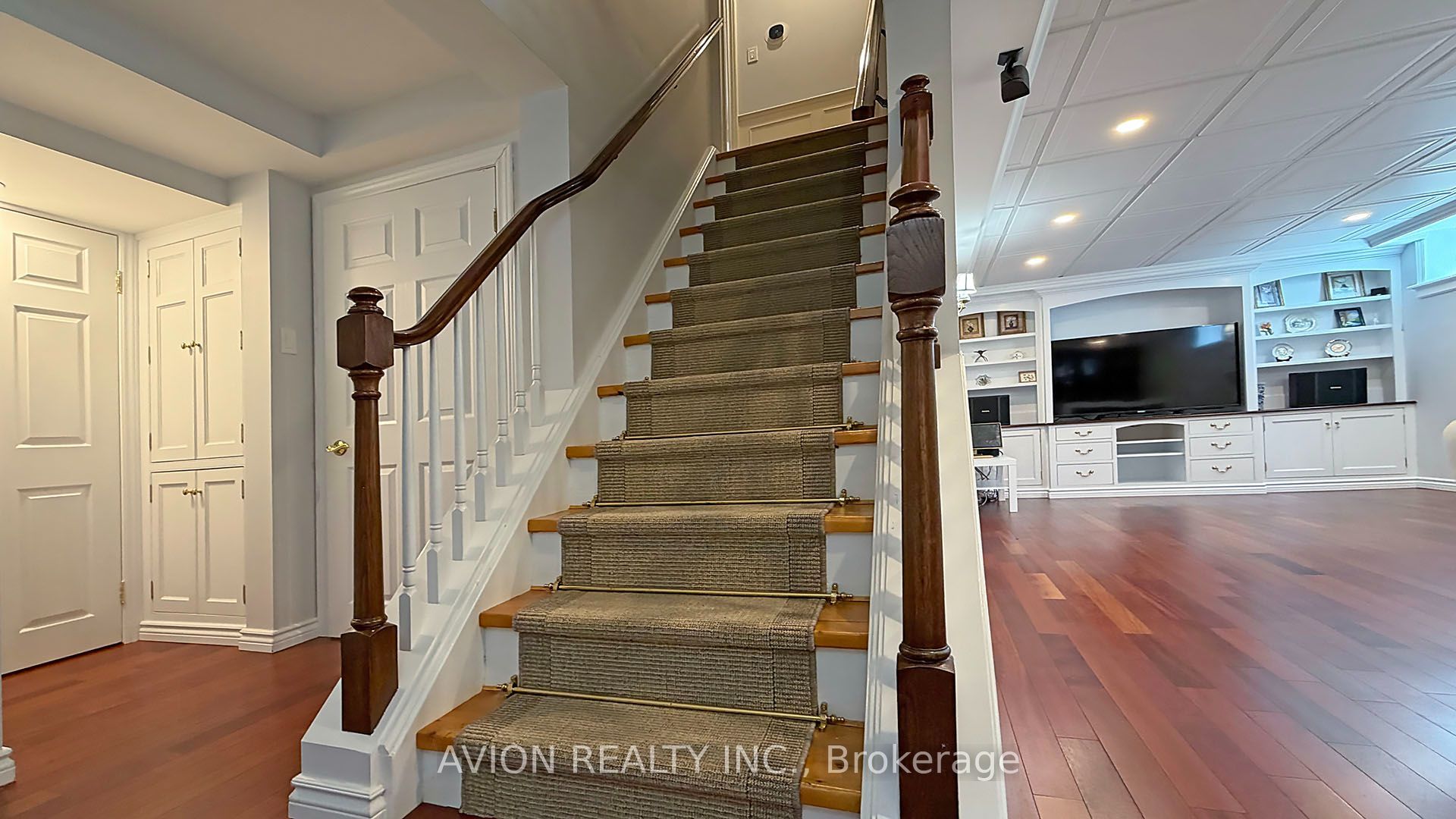 1413 Harmsworth Square Property Photo 29