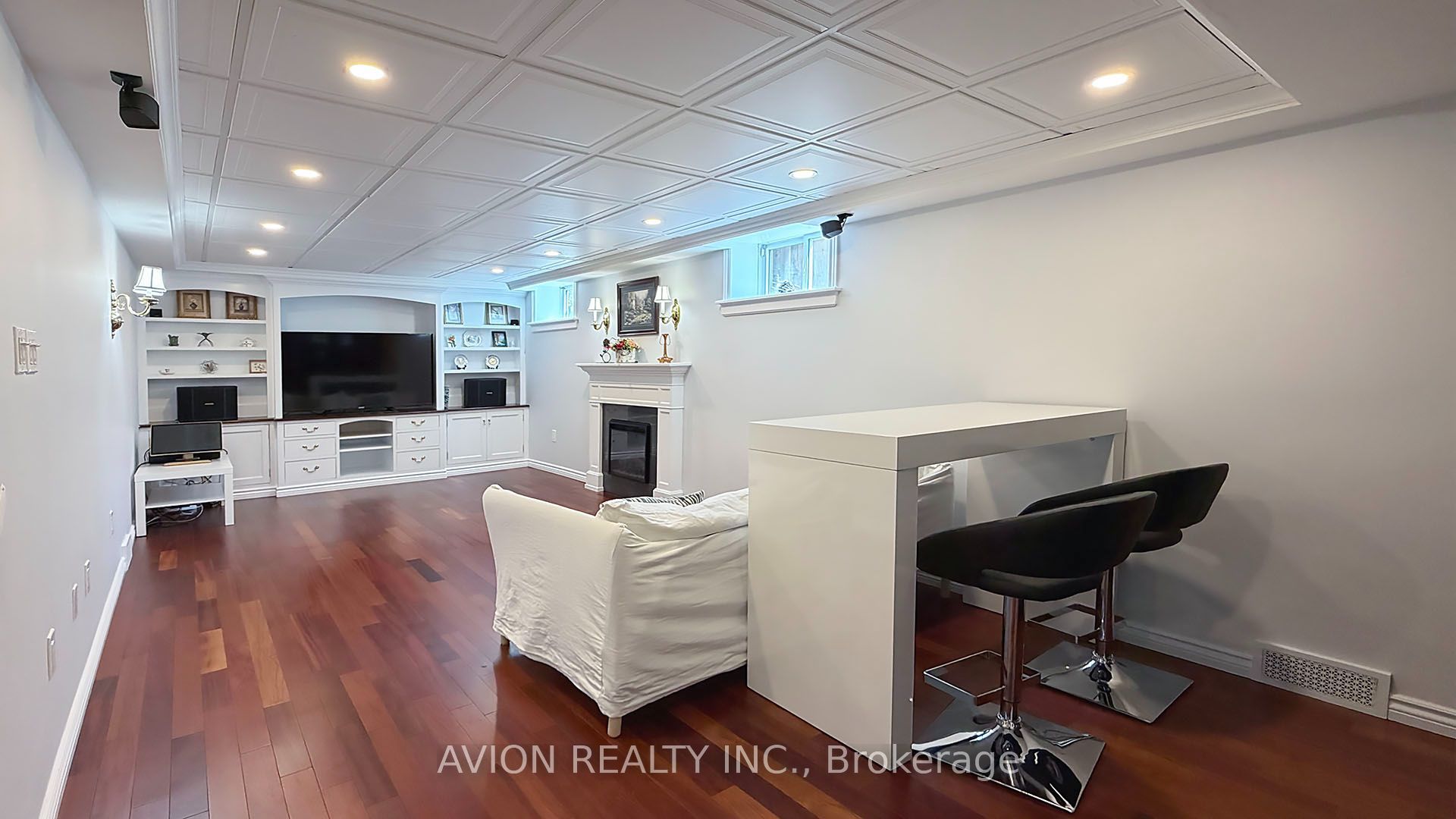 1413 Harmsworth Square Property Photo 30