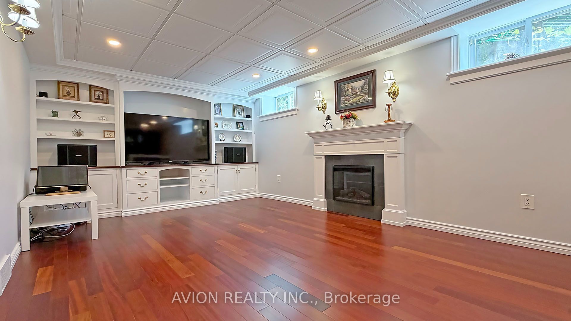 1413 Harmsworth Square Property Photo 31