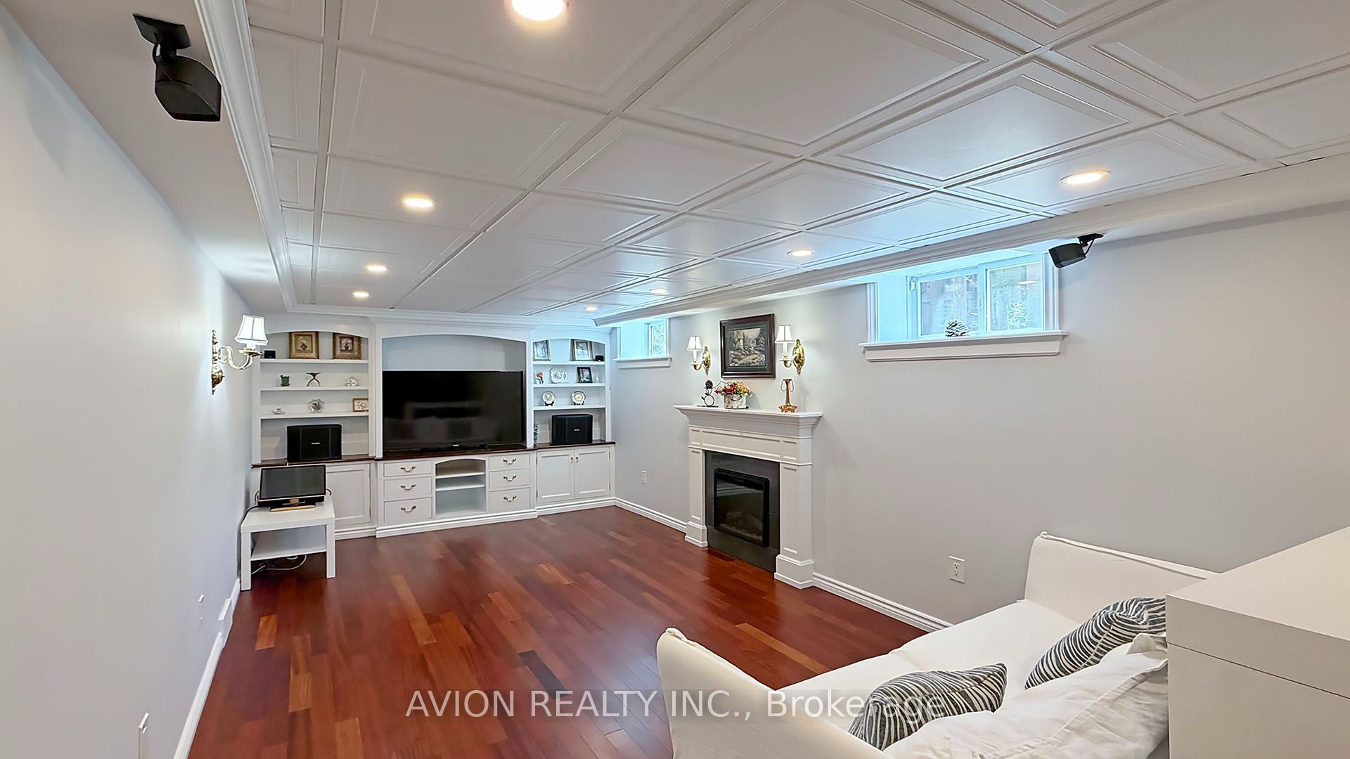 1413 Harmsworth Square Property Photo 34