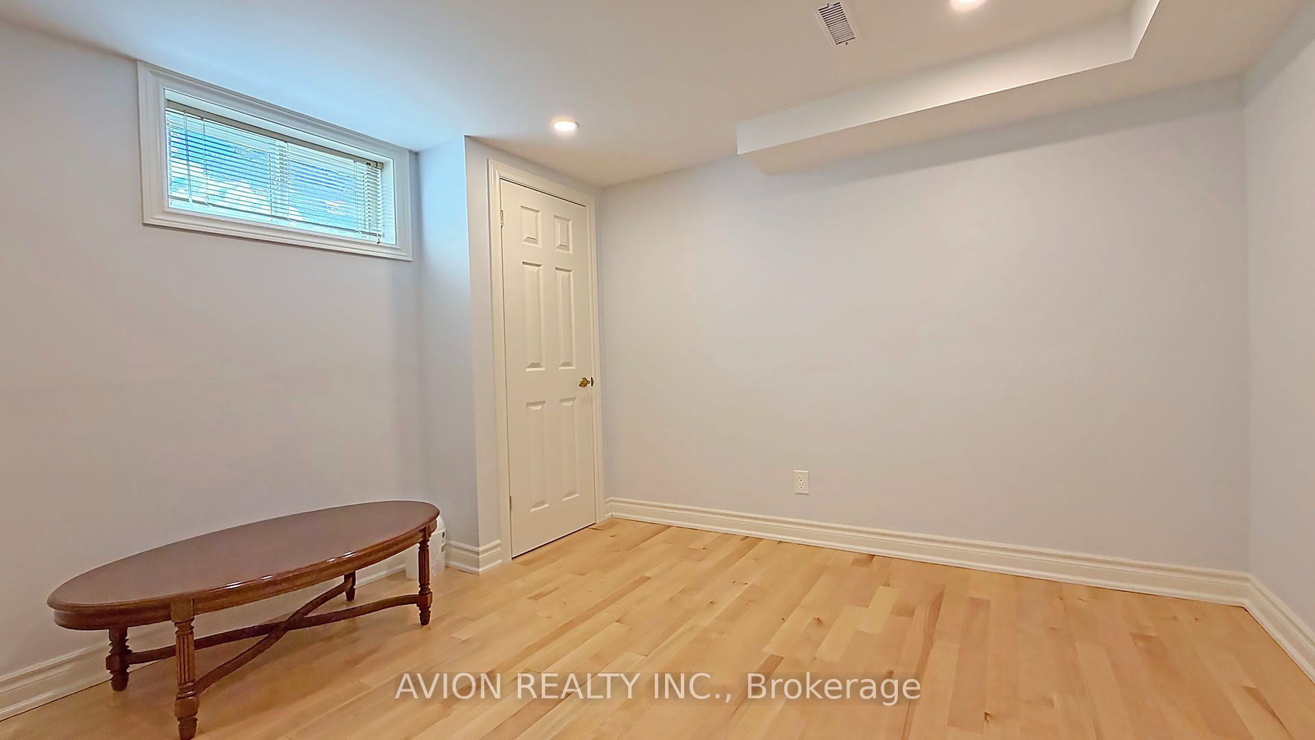 1413 Harmsworth Square Property Photo 36