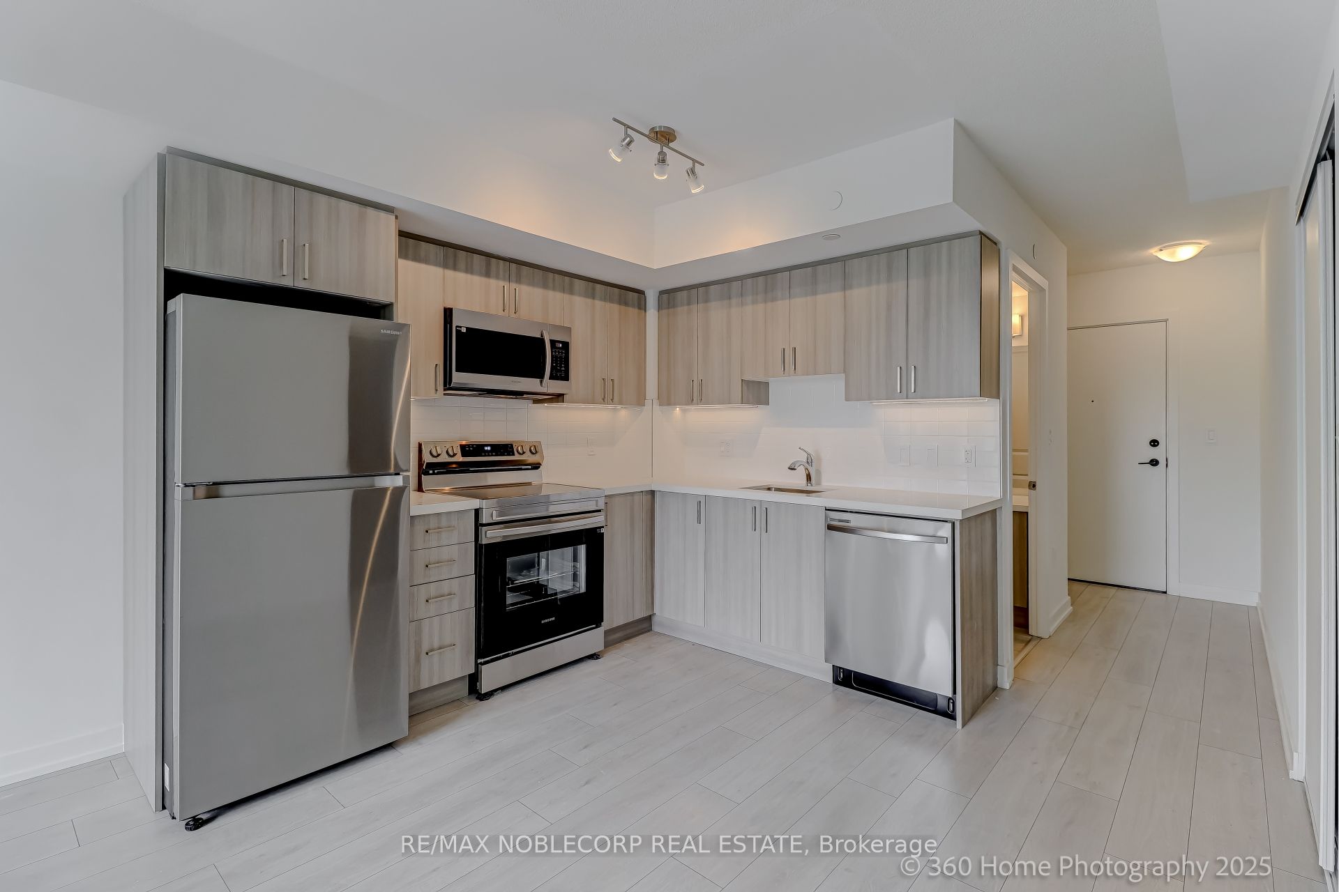 556 Marlee Avenue 508 Property Photo 6
