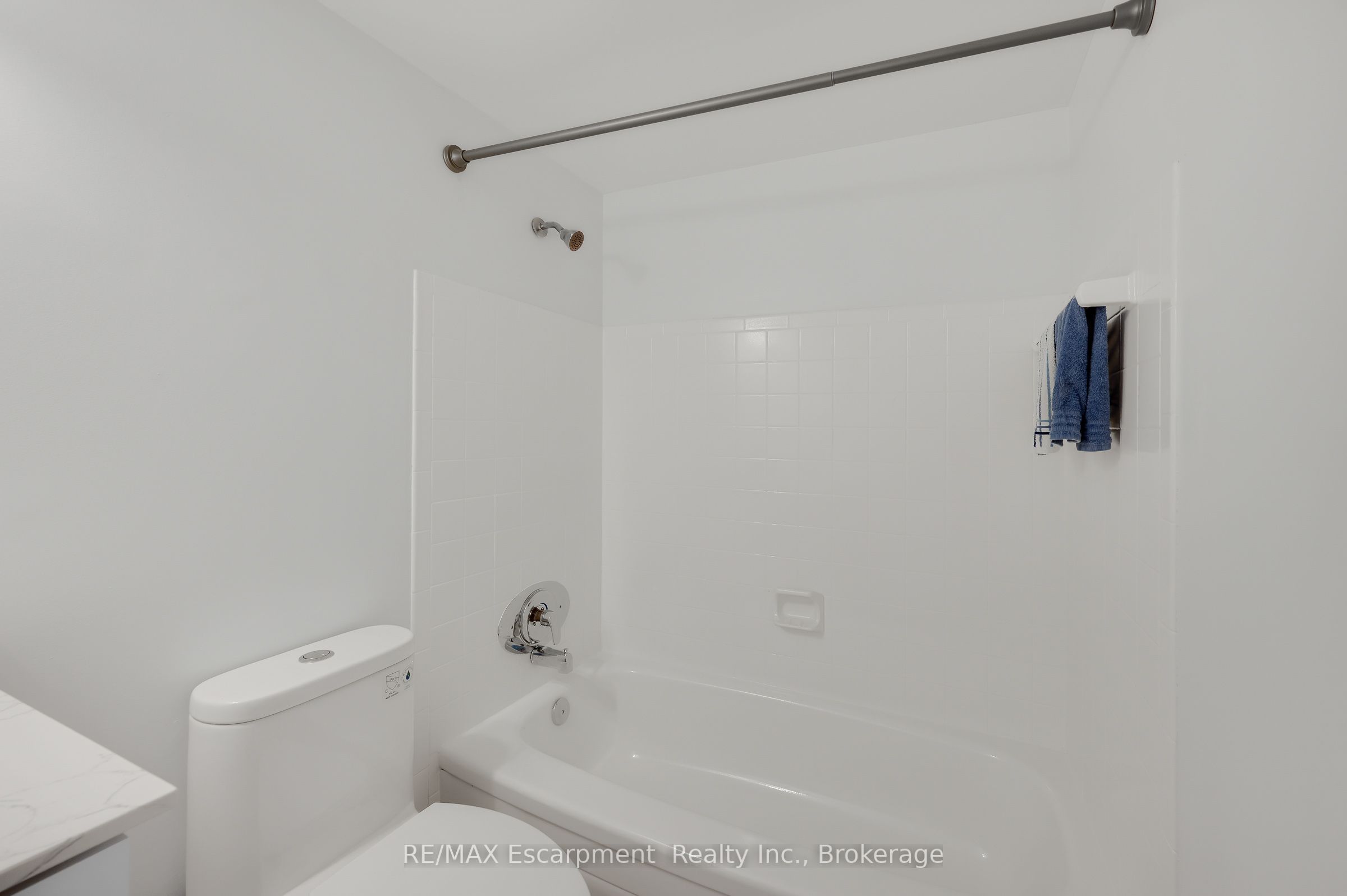 975 Warwick Court 310 Property Photo 22
