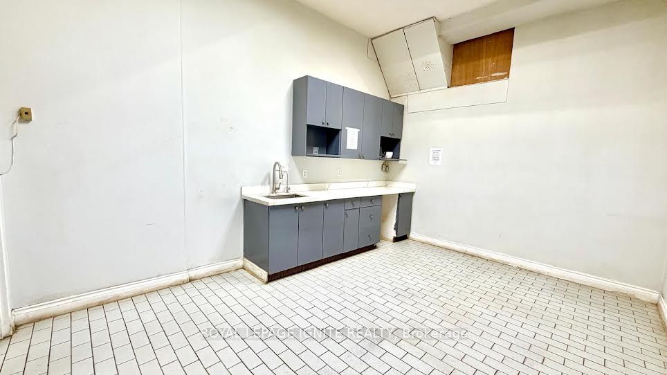 5 Racine Road 1b Property Photo 10