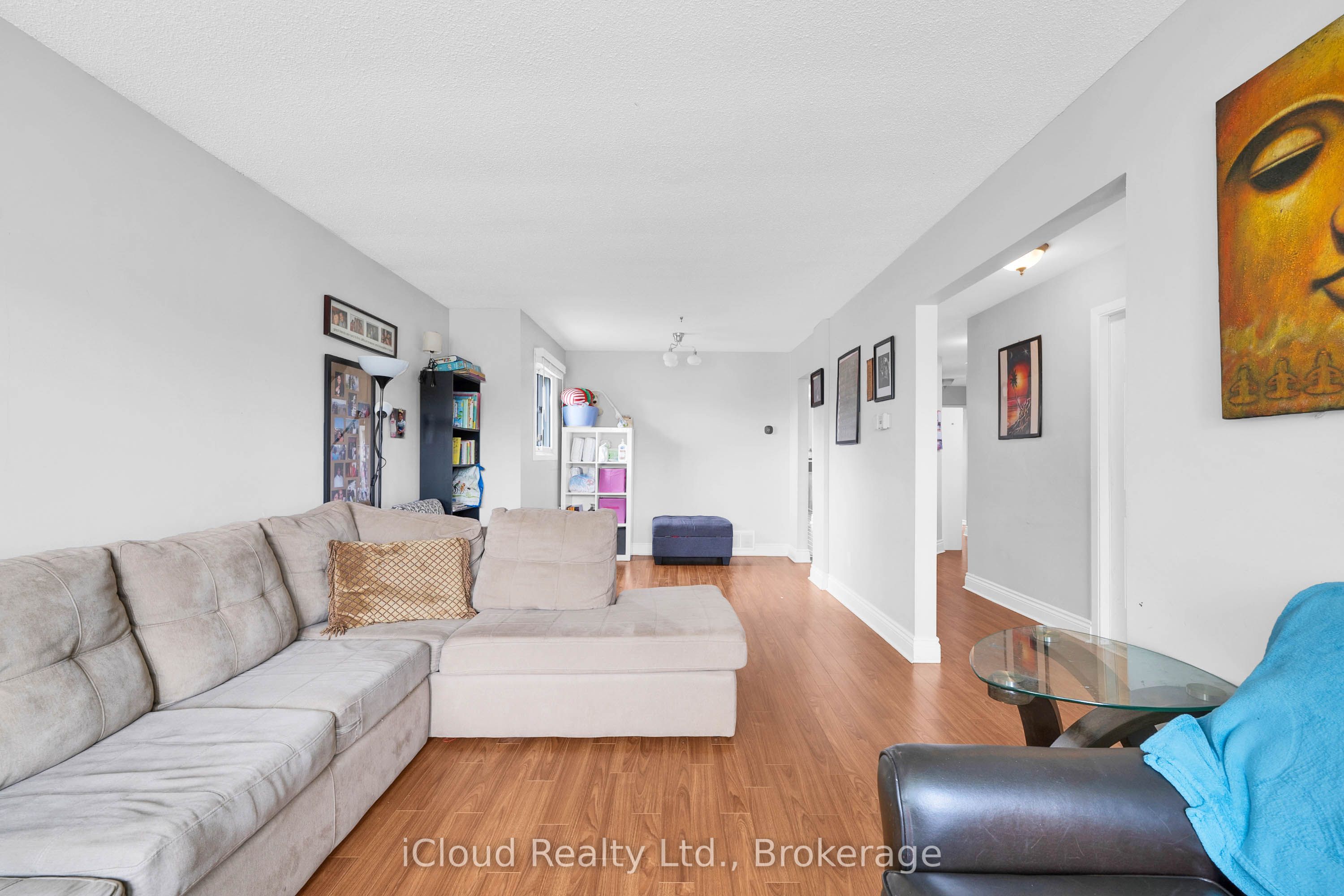 83 Fairglen Avenue Property Photo 6