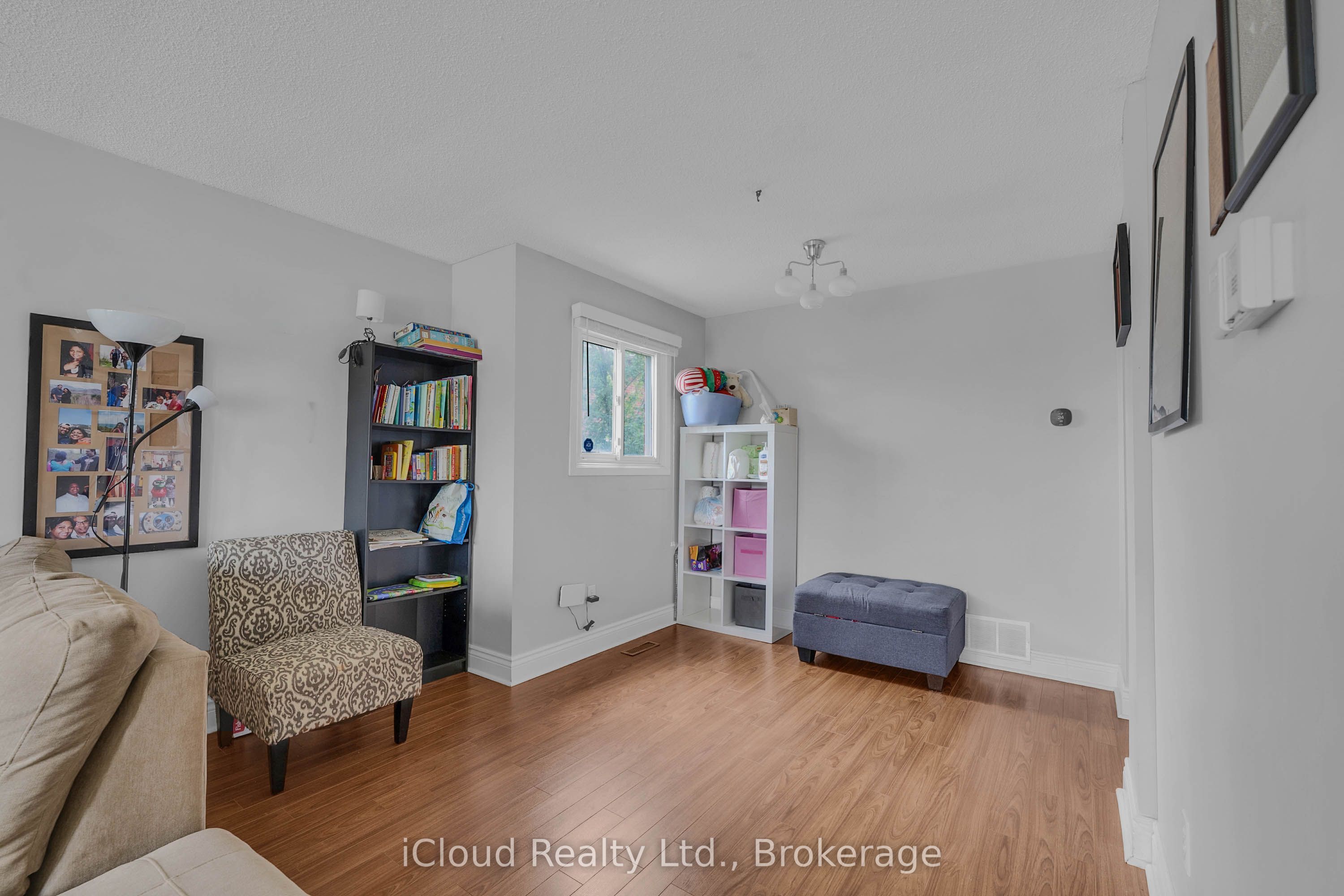 83 Fairglen Avenue Property Photo 7