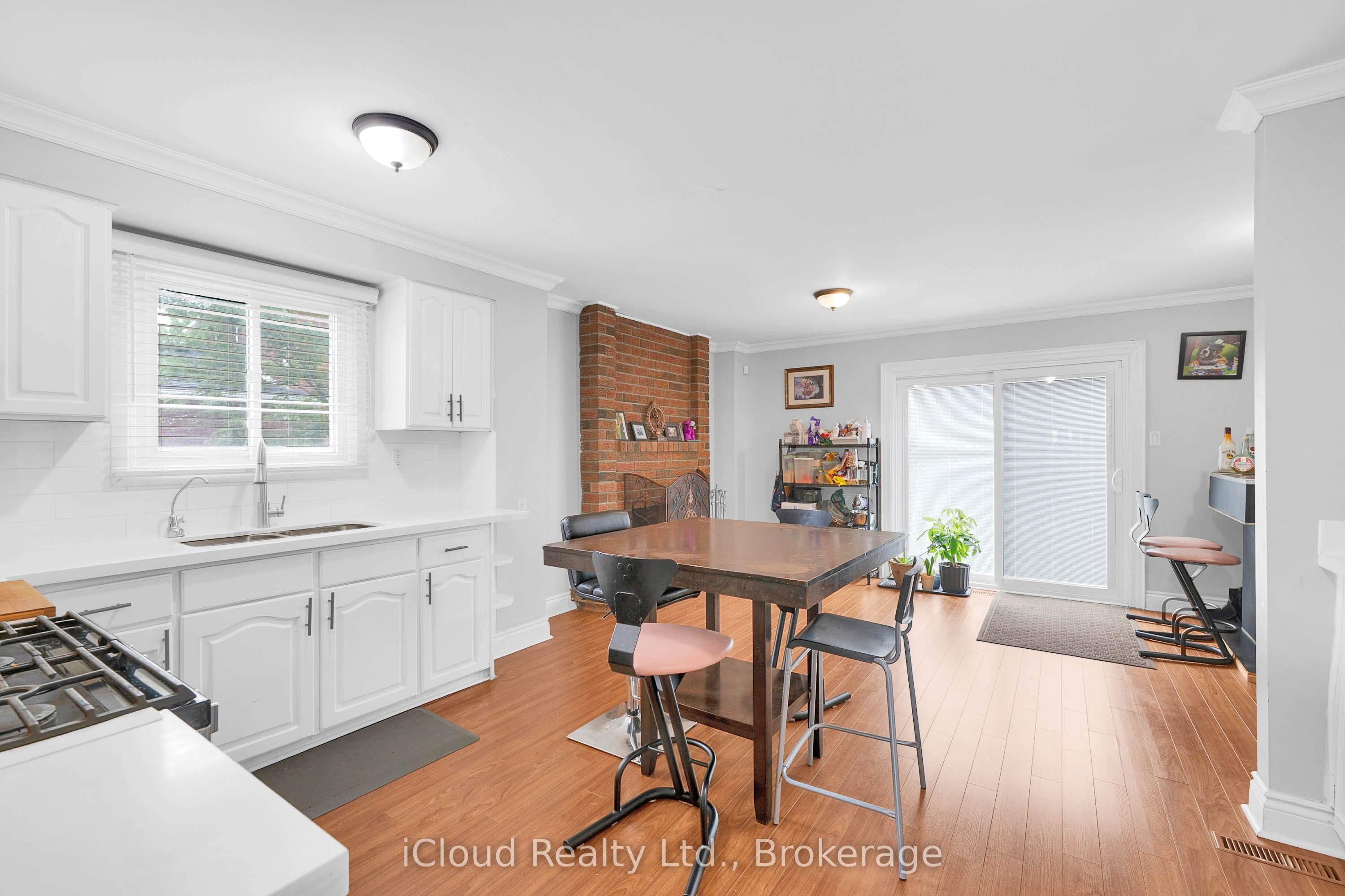 83 Fairglen Avenue Property Photo 10