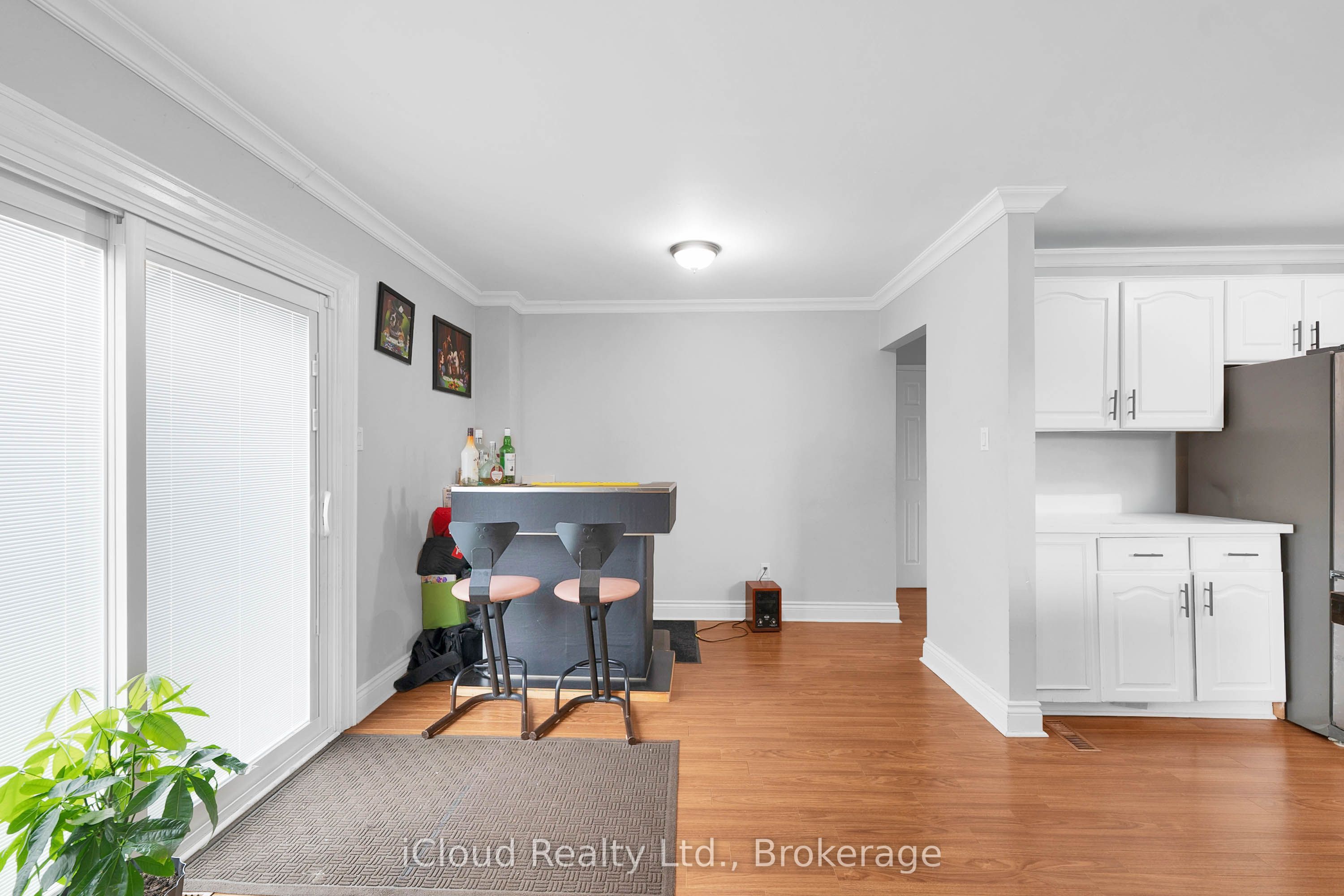 83 Fairglen Avenue Property Photo 12
