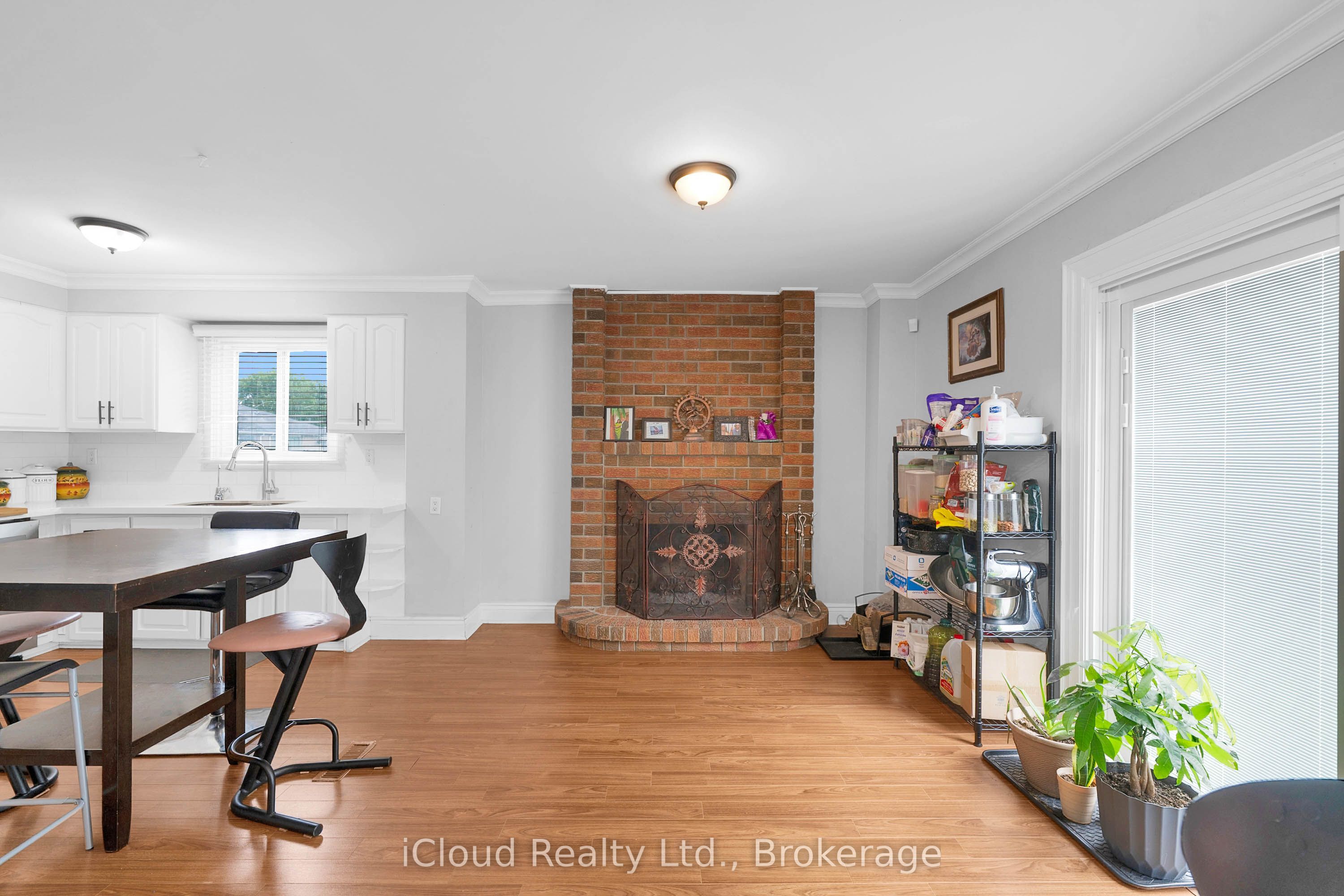 83 Fairglen Avenue Property Photo 13