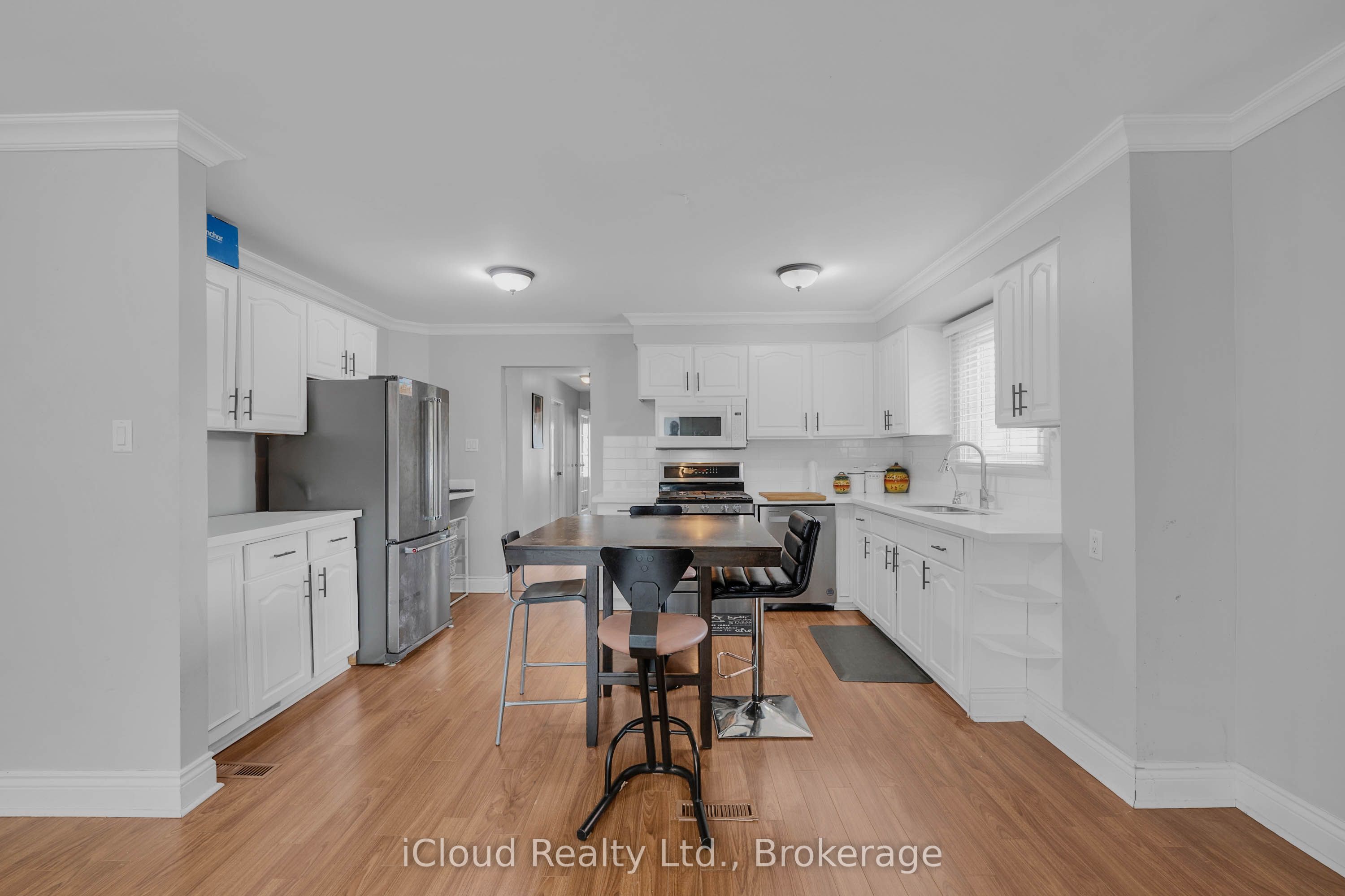 83 Fairglen Avenue Property Photo 14