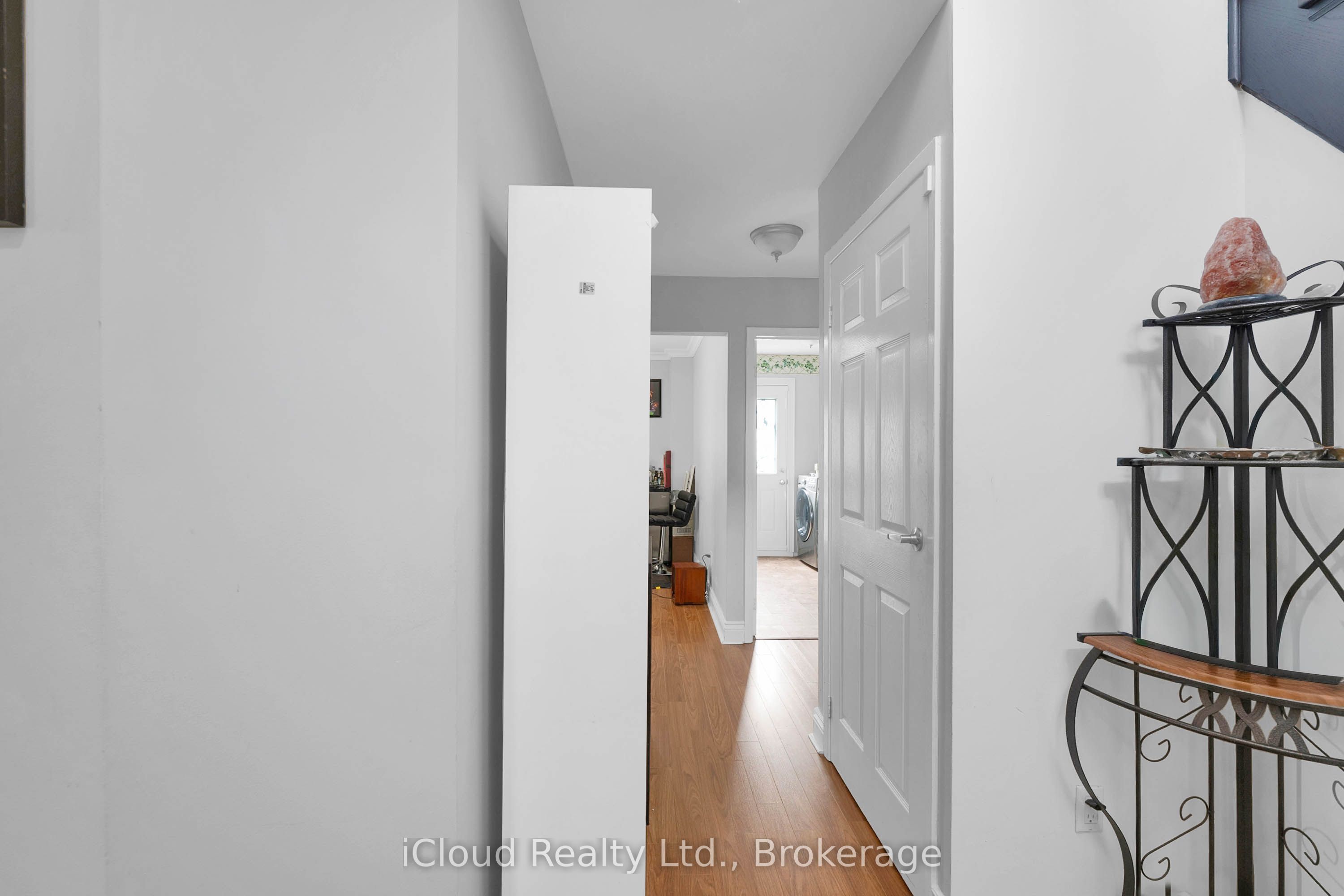 83 Fairglen Avenue Property Photo 17