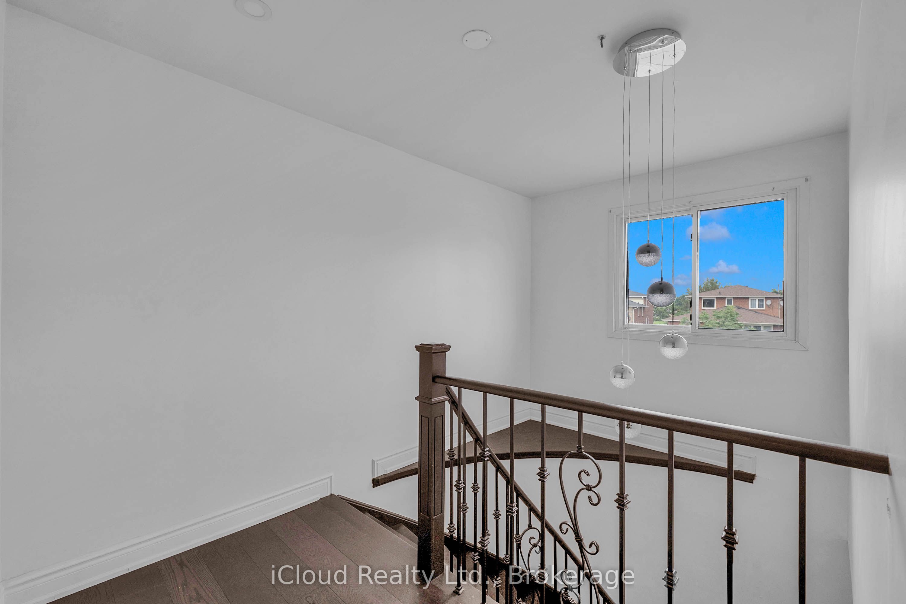 83 Fairglen Avenue Property Photo 21