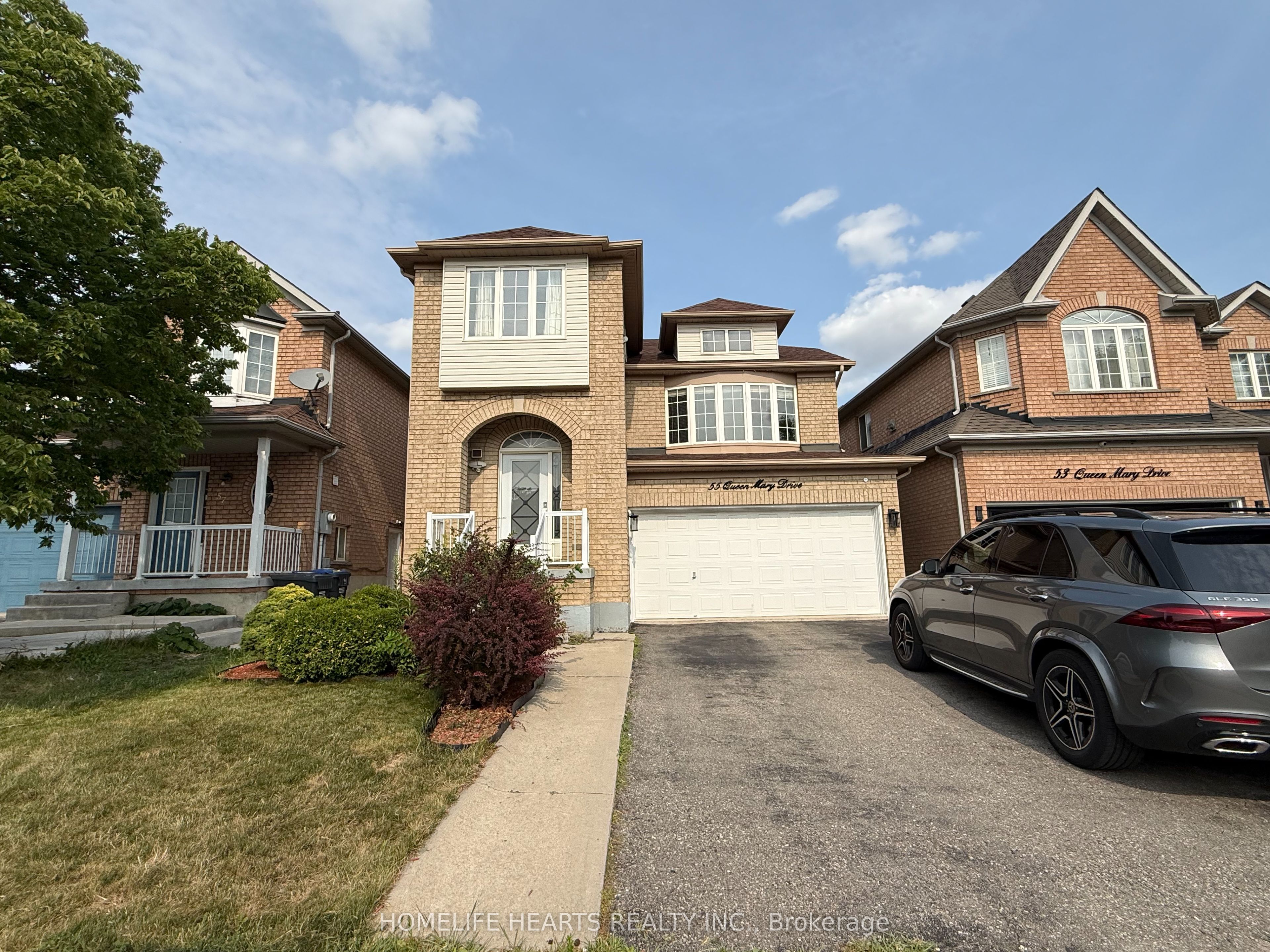 55 Queen Mary Drive Property Photo 1