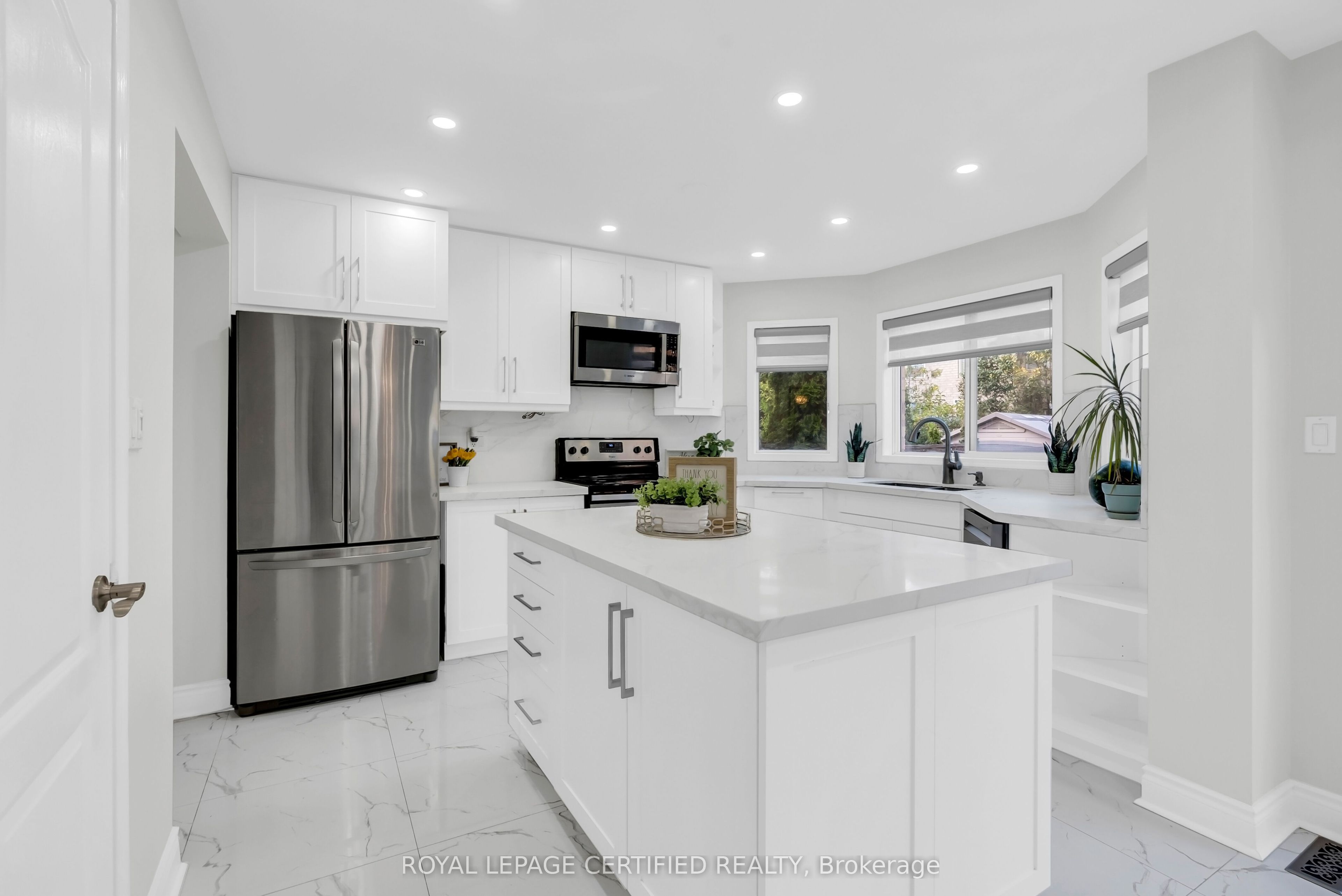 729 Turrell Crescent Property Photo 14