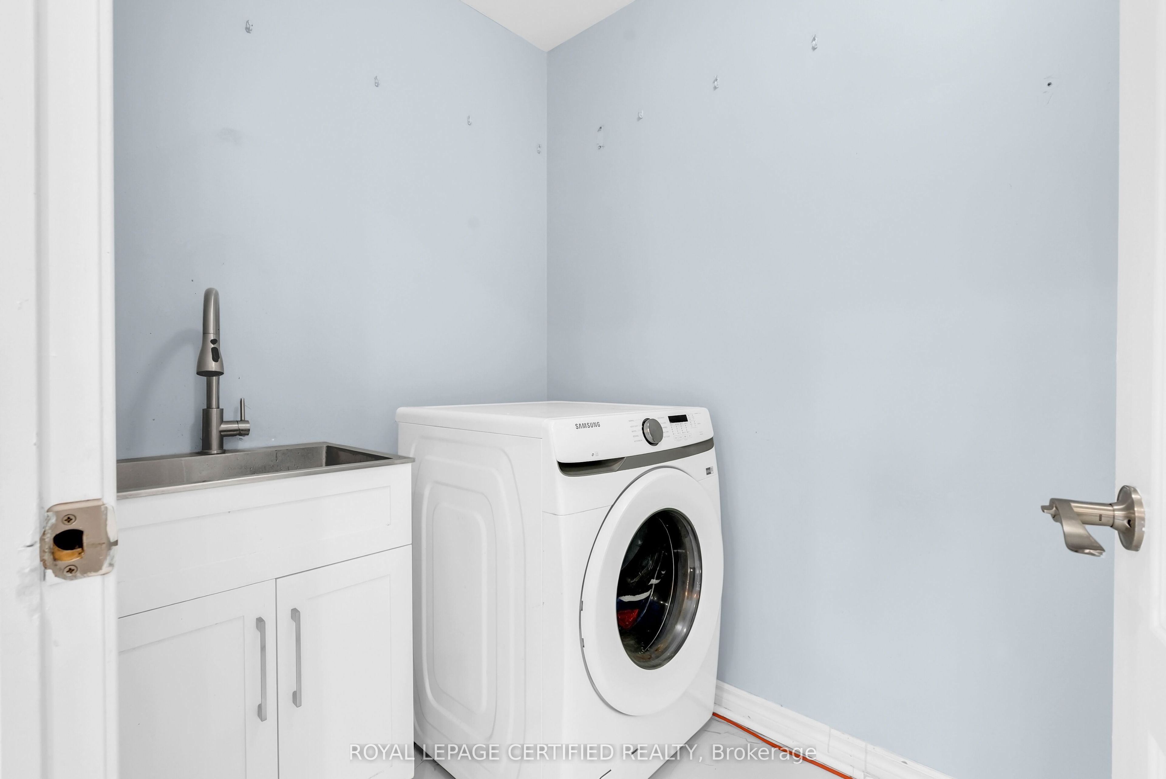 729 Turrell Crescent Property Photo 19