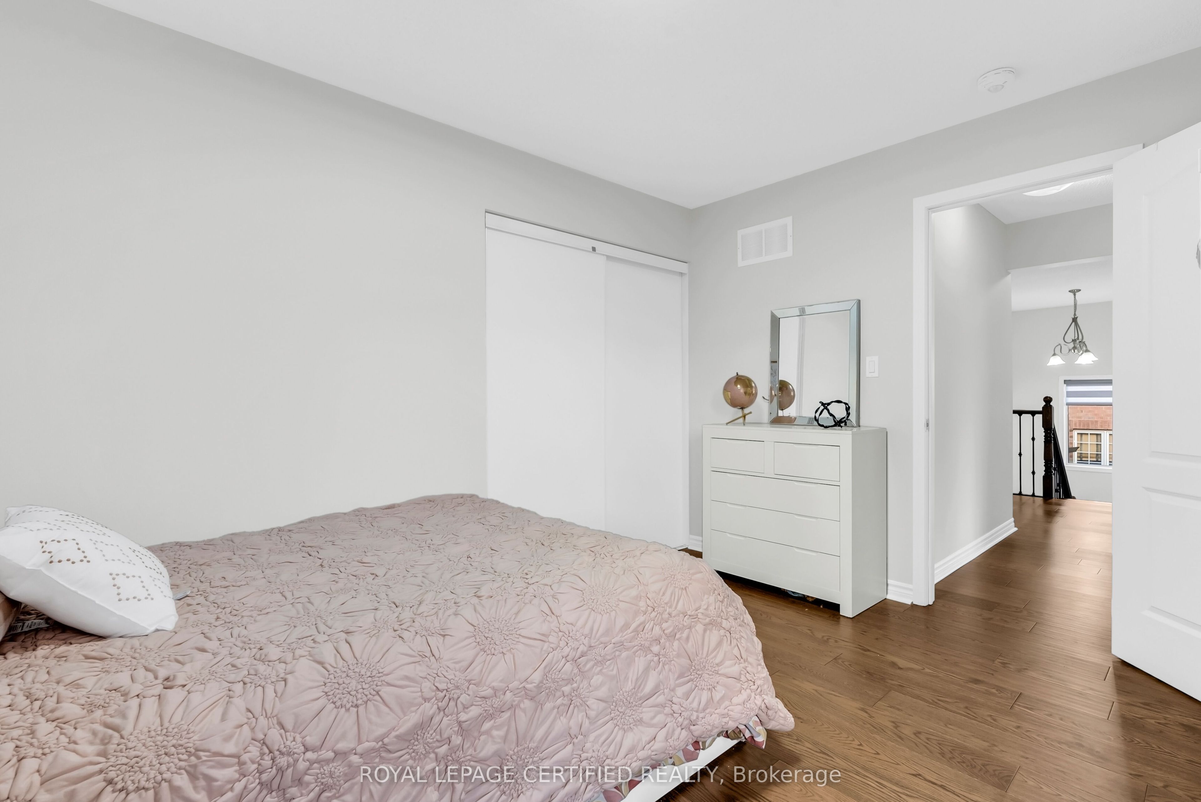 729 Turrell Crescent Property Photo 34