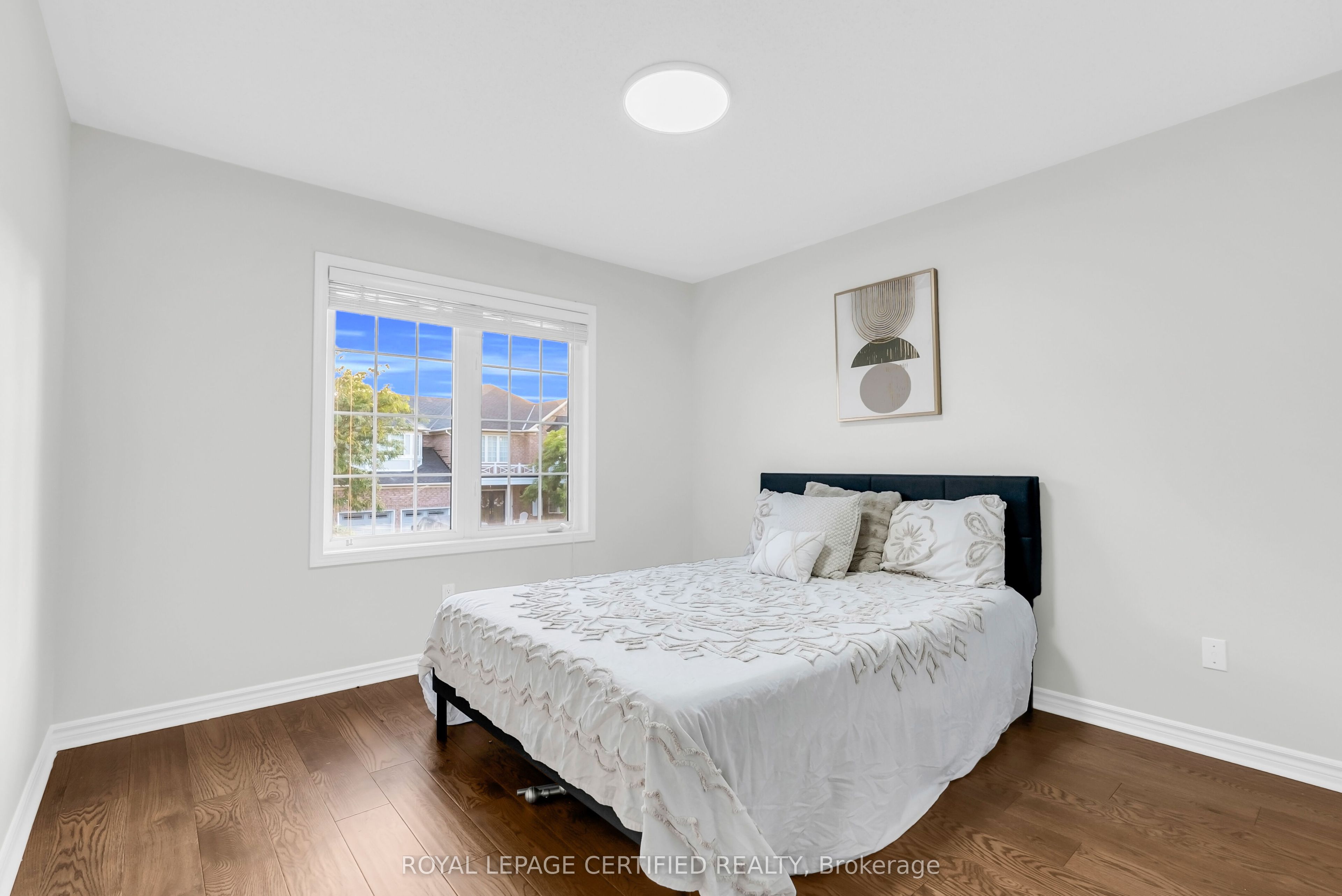 729 Turrell Crescent Property Photo 35