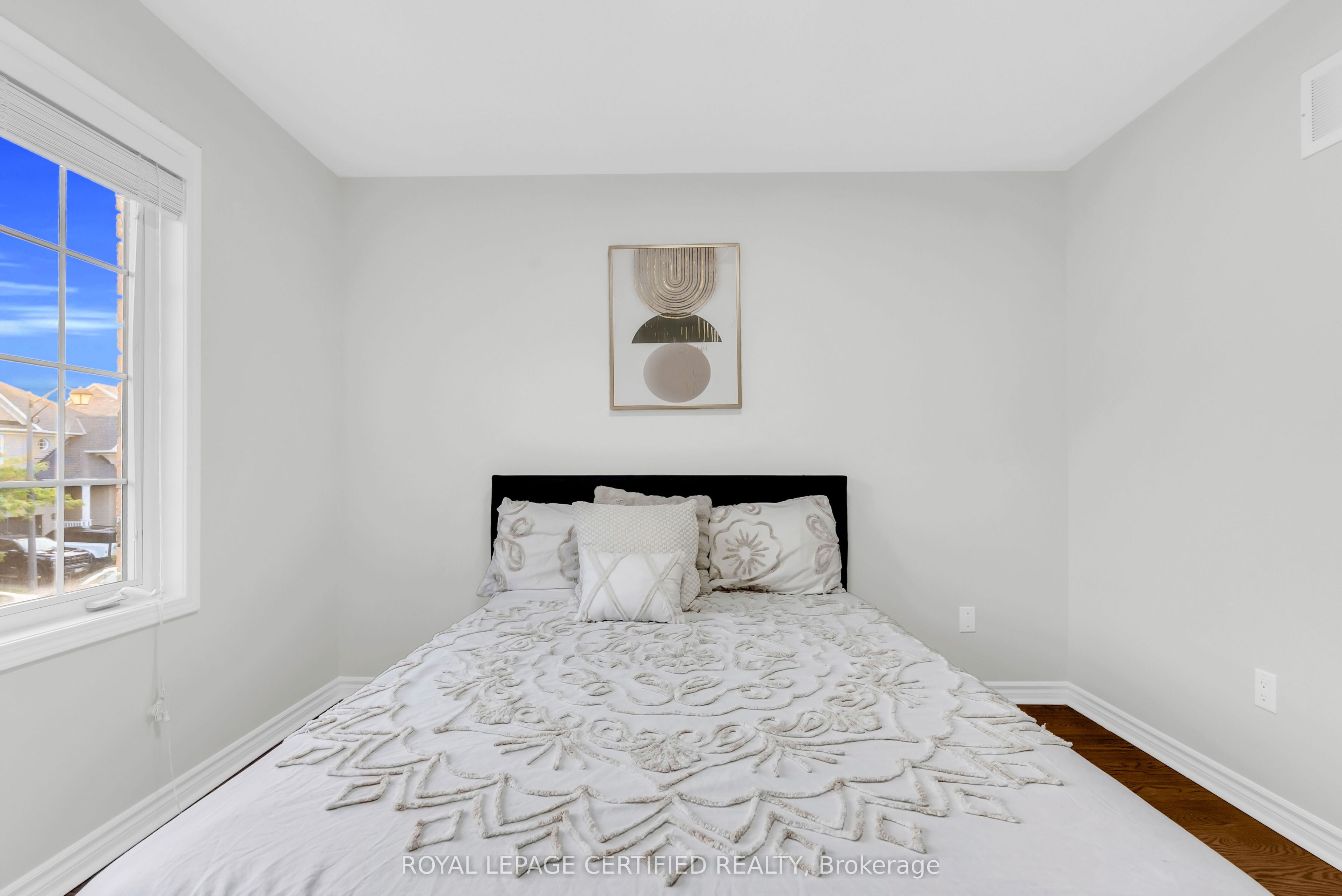 729 Turrell Crescent Property Photo 36
