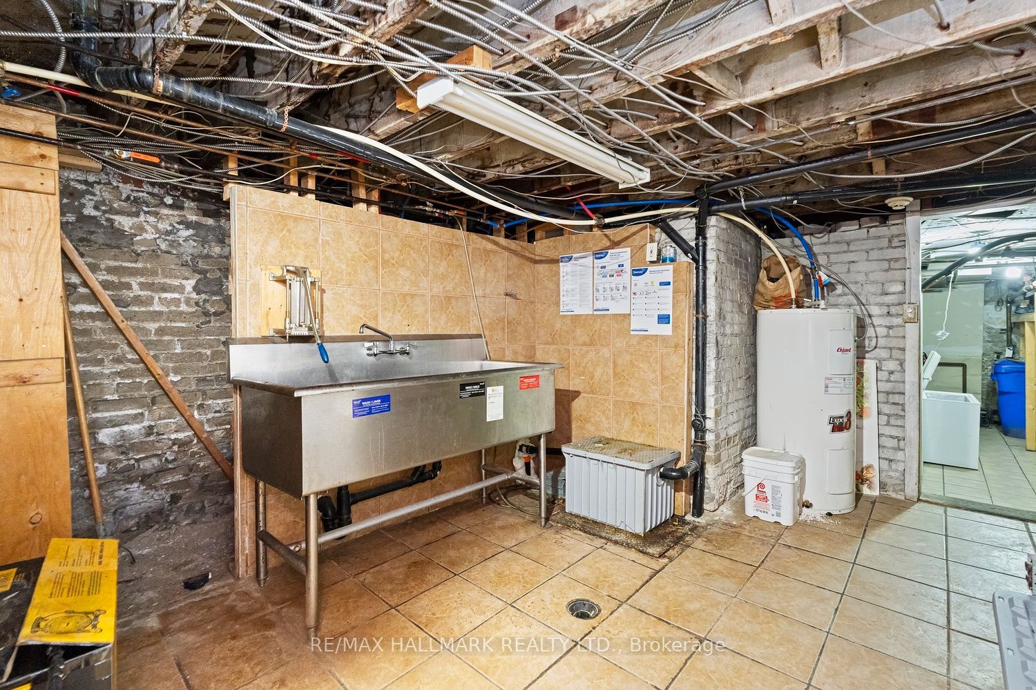 523 Annette Street Property Photo 27