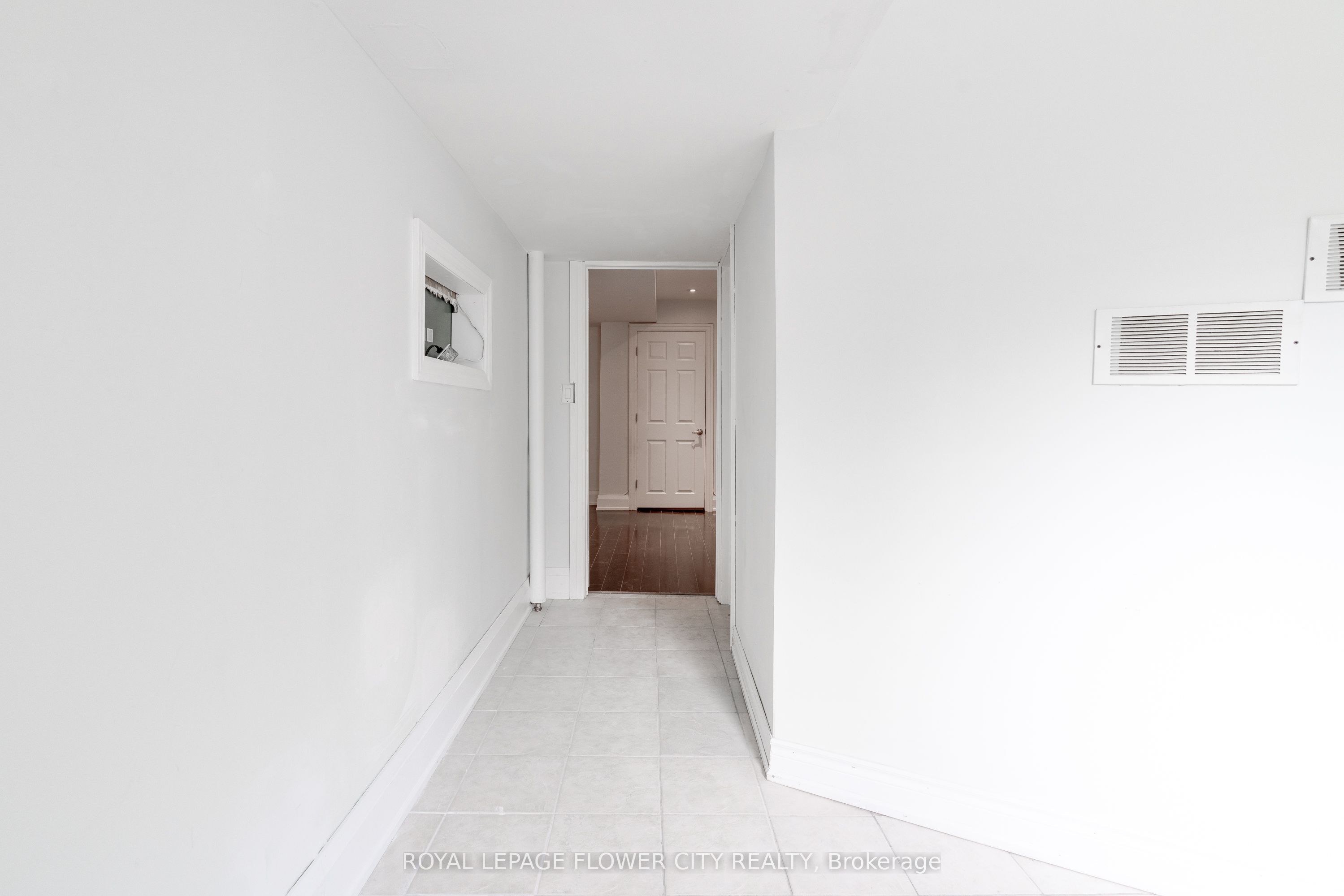5674 Whitehorn Avenue E Property Photo 7