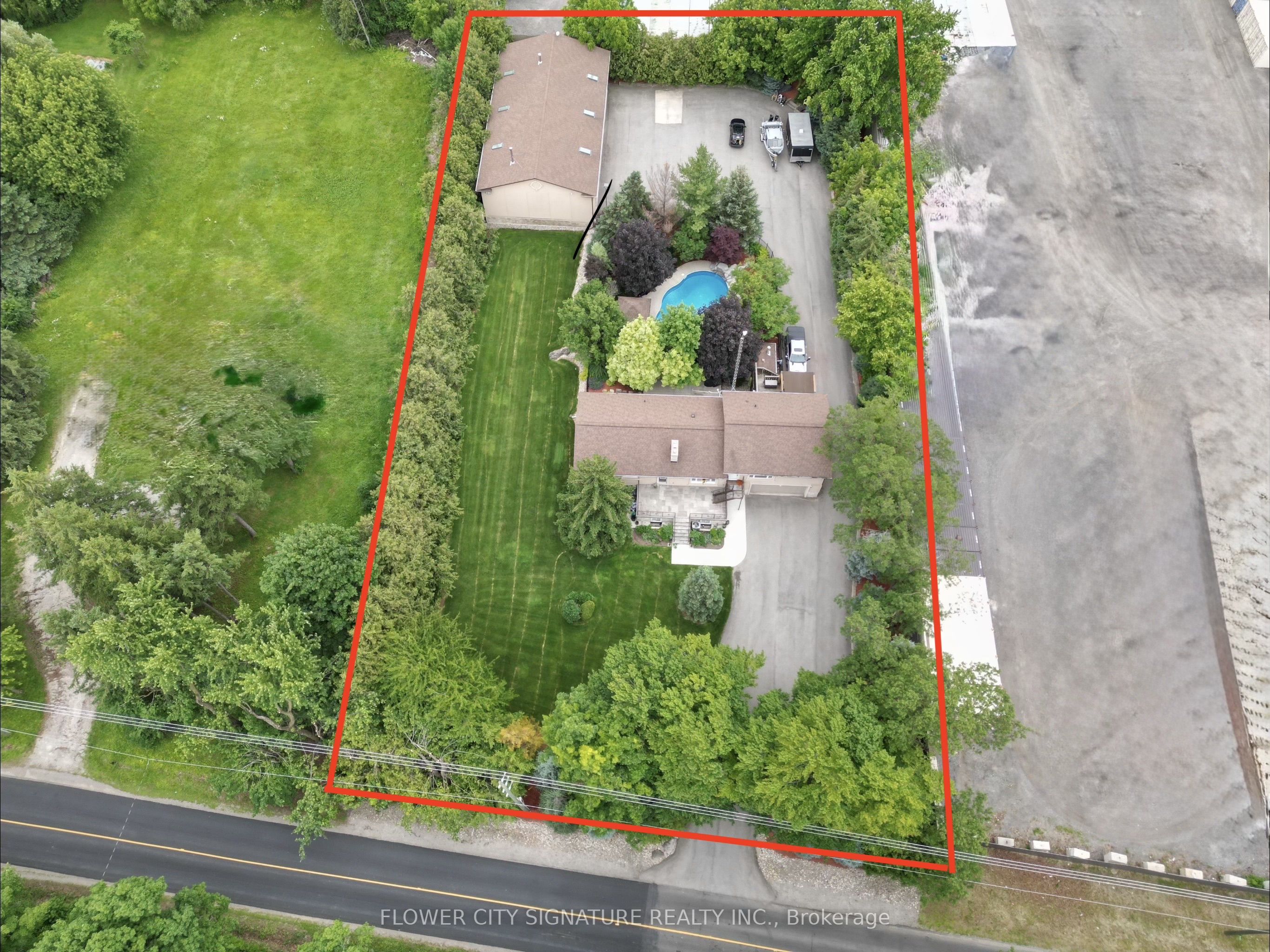 9178 Sixth Line N Property Photo 1