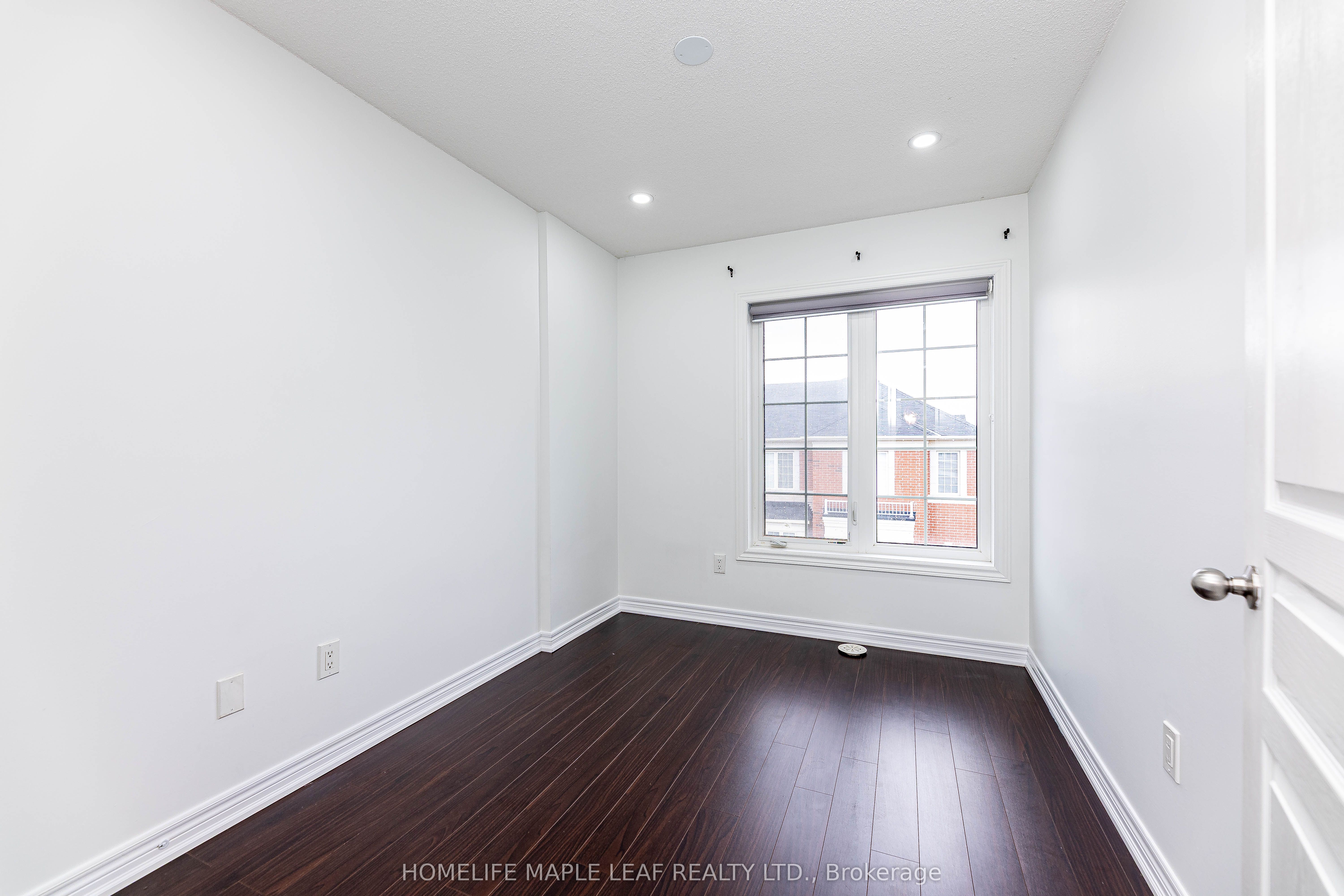 2 Cedarland Road E Property Photo 22