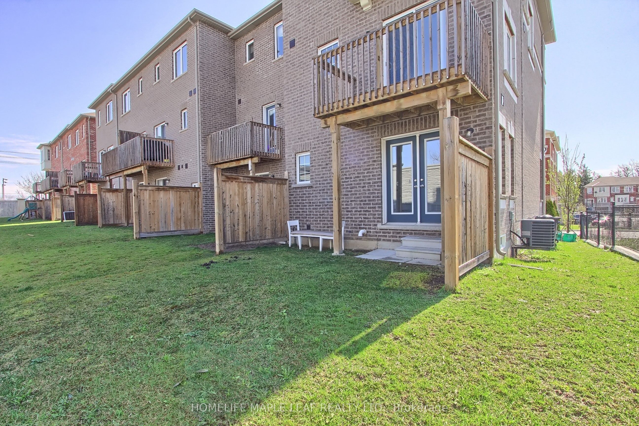 2 Cedarland Road E Property Photo 42